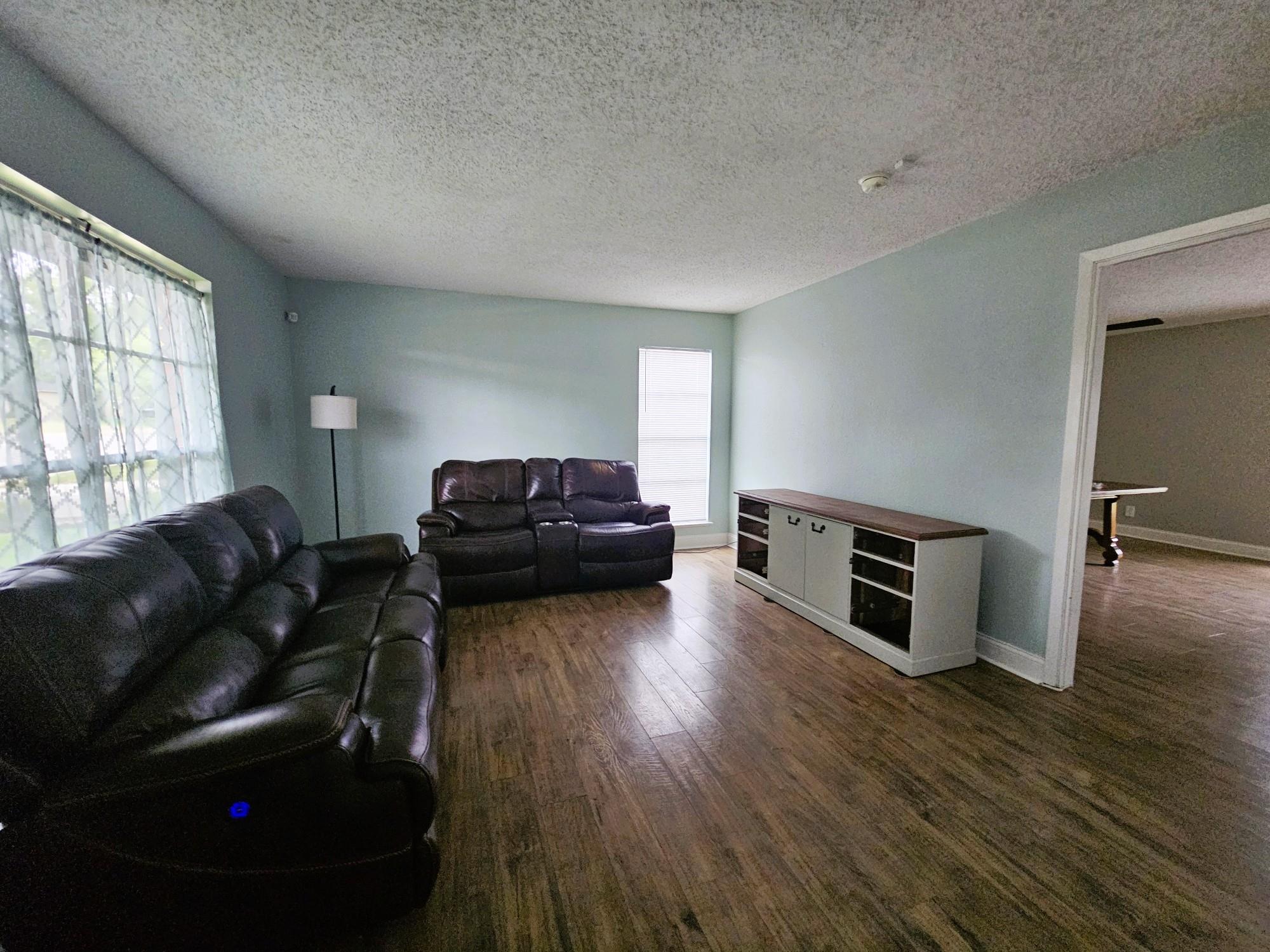 3303 Lake Charles Ave — photo 3