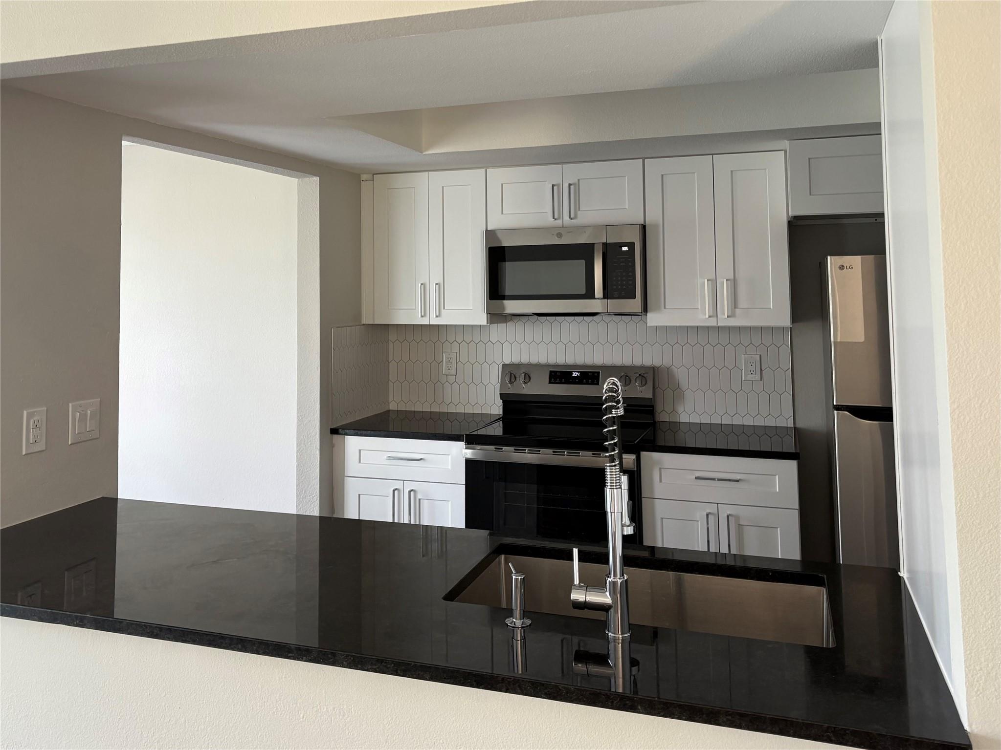 13335 Water Oak LN #B — photo 4