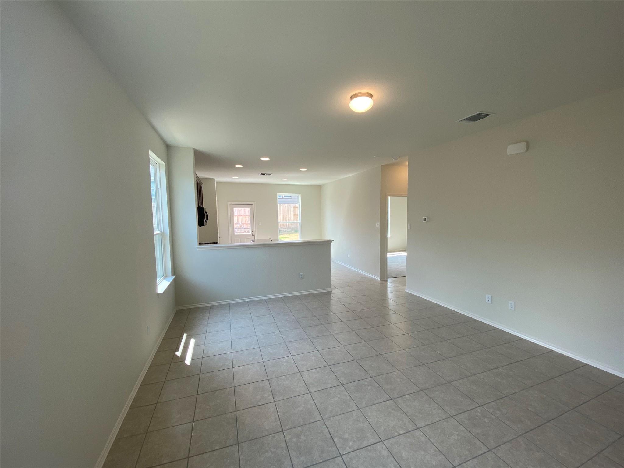 204 Nettletree DR — photo 4