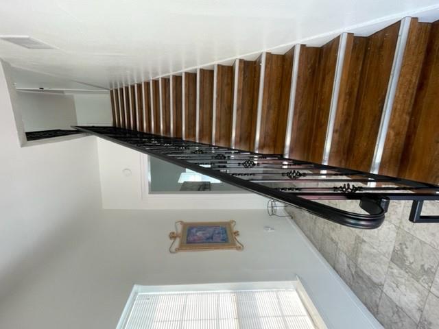 208 Medina ST — photo 4
