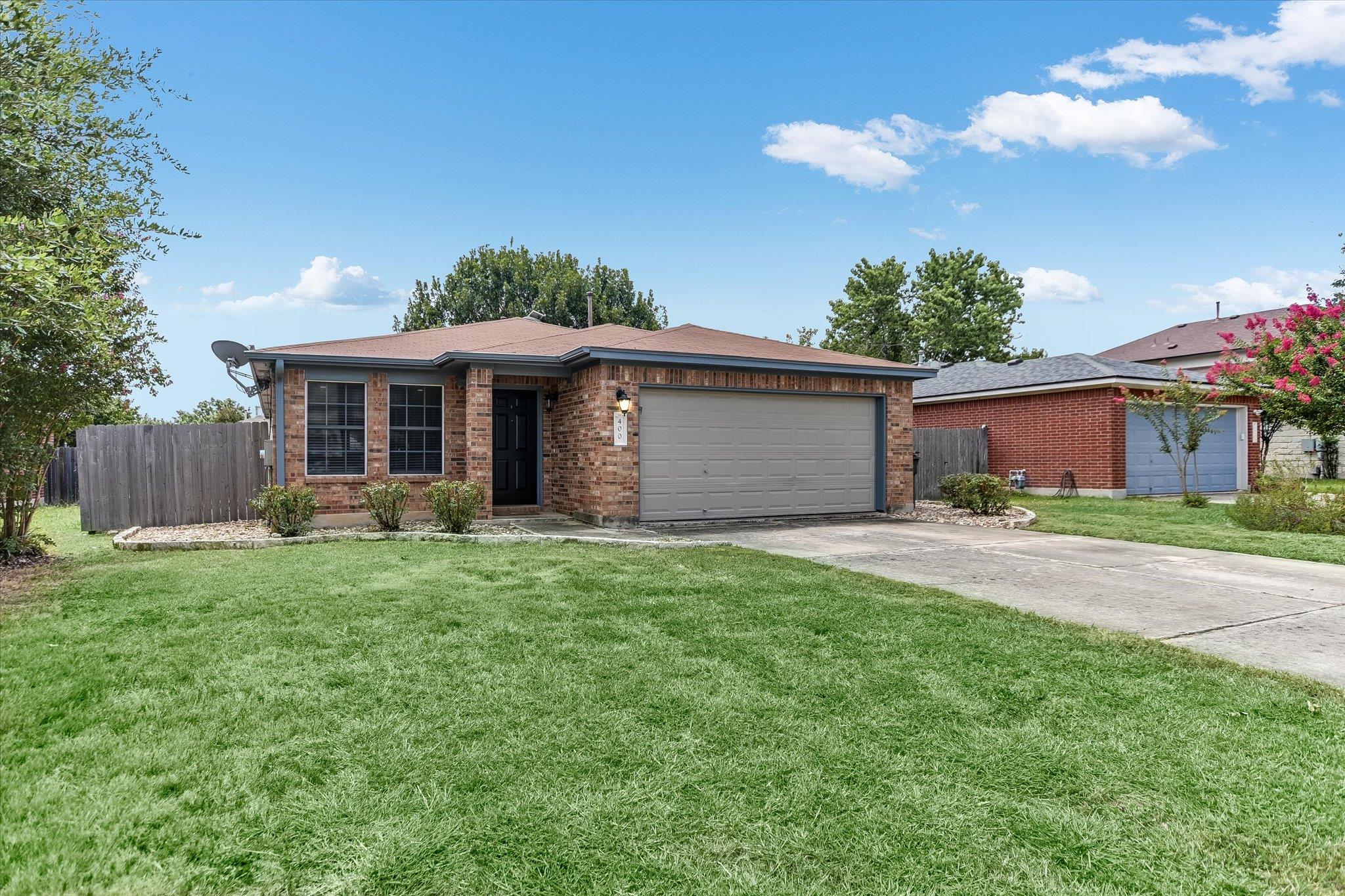 400 Ashbury DR — photo 4