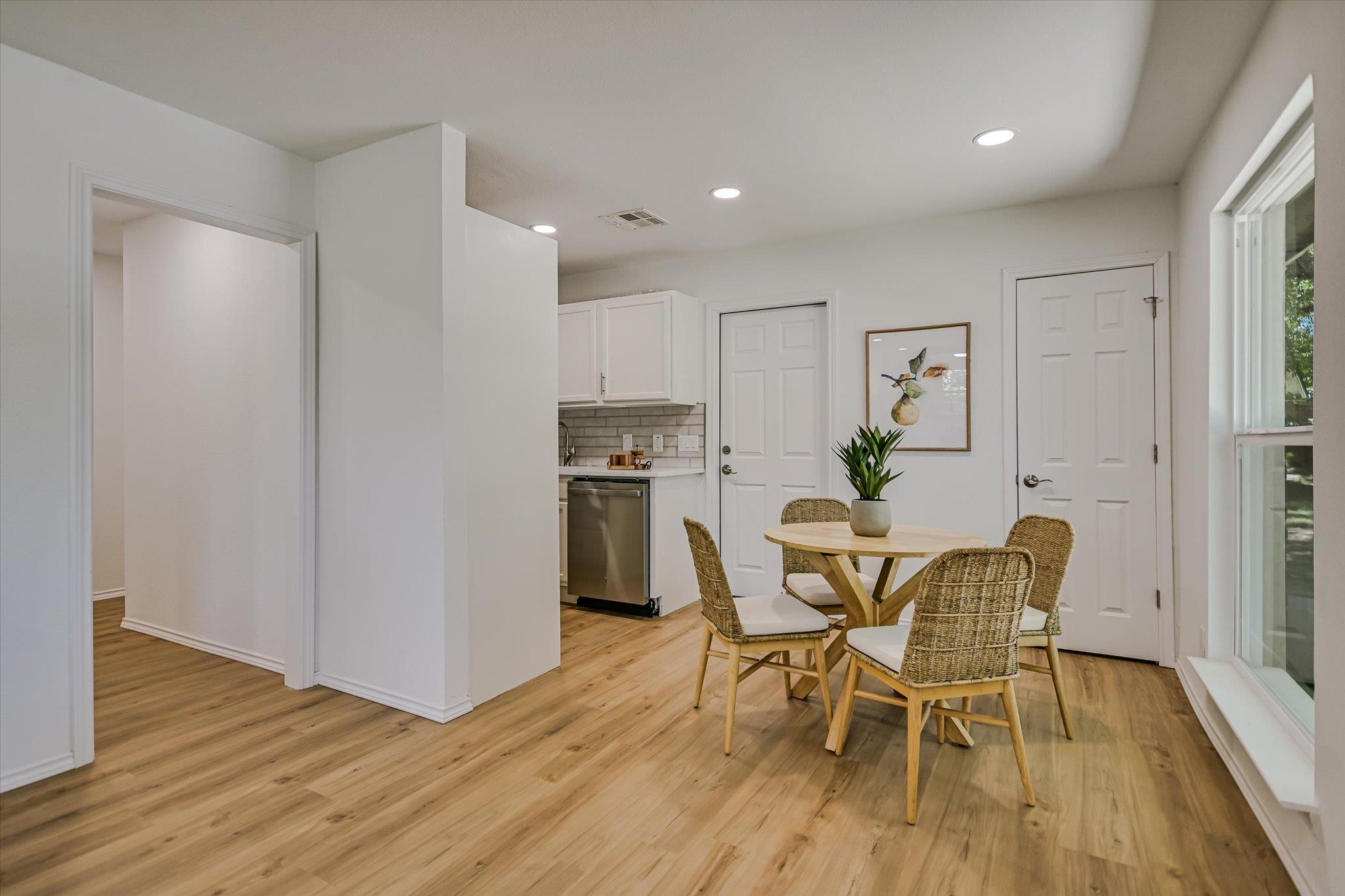 4508 Craigwood DR — photo 4