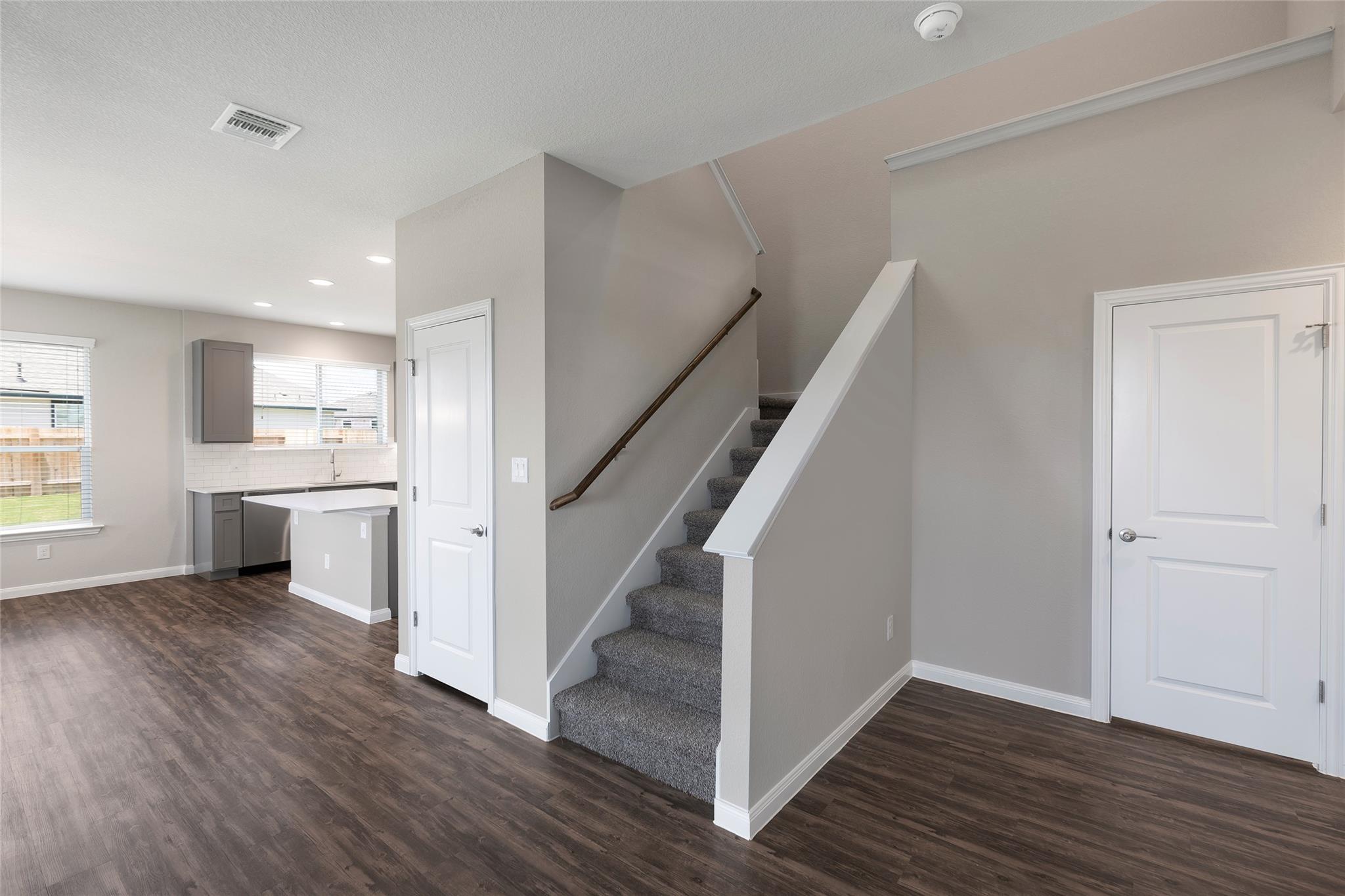 108 Arches WAY — photo 3