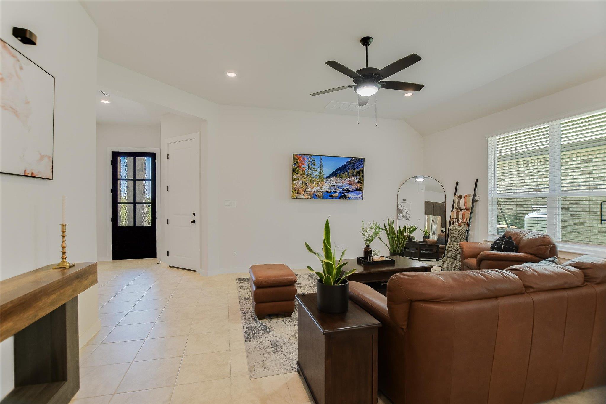 972 Leaning Oak LN — photo 3