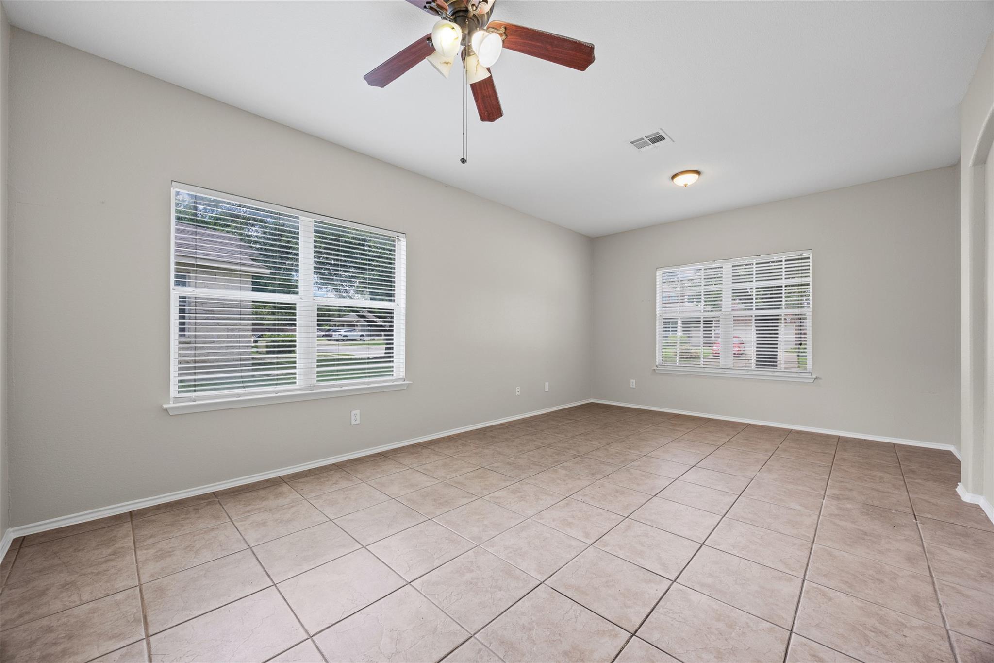 20521 Farm Pond LN — photo 4