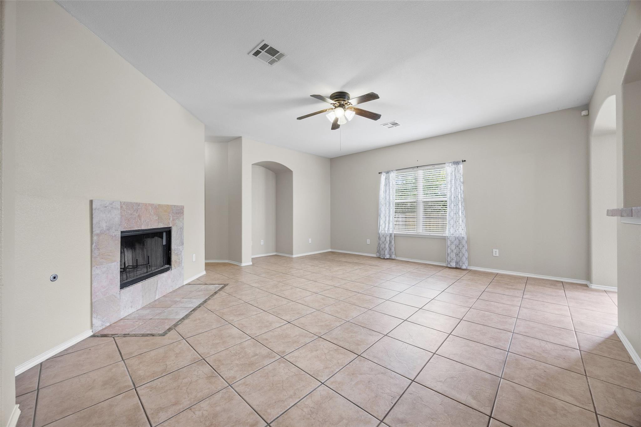 20521 Farm Pond LN — photo 5