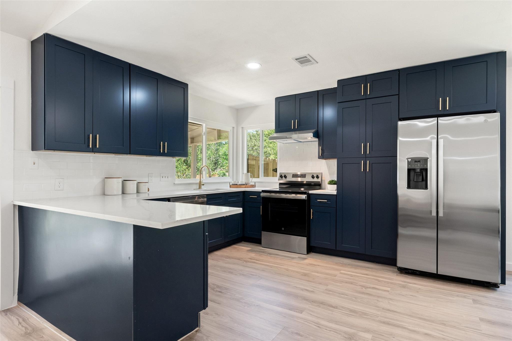2311 Sheri Oak LN — photo 3