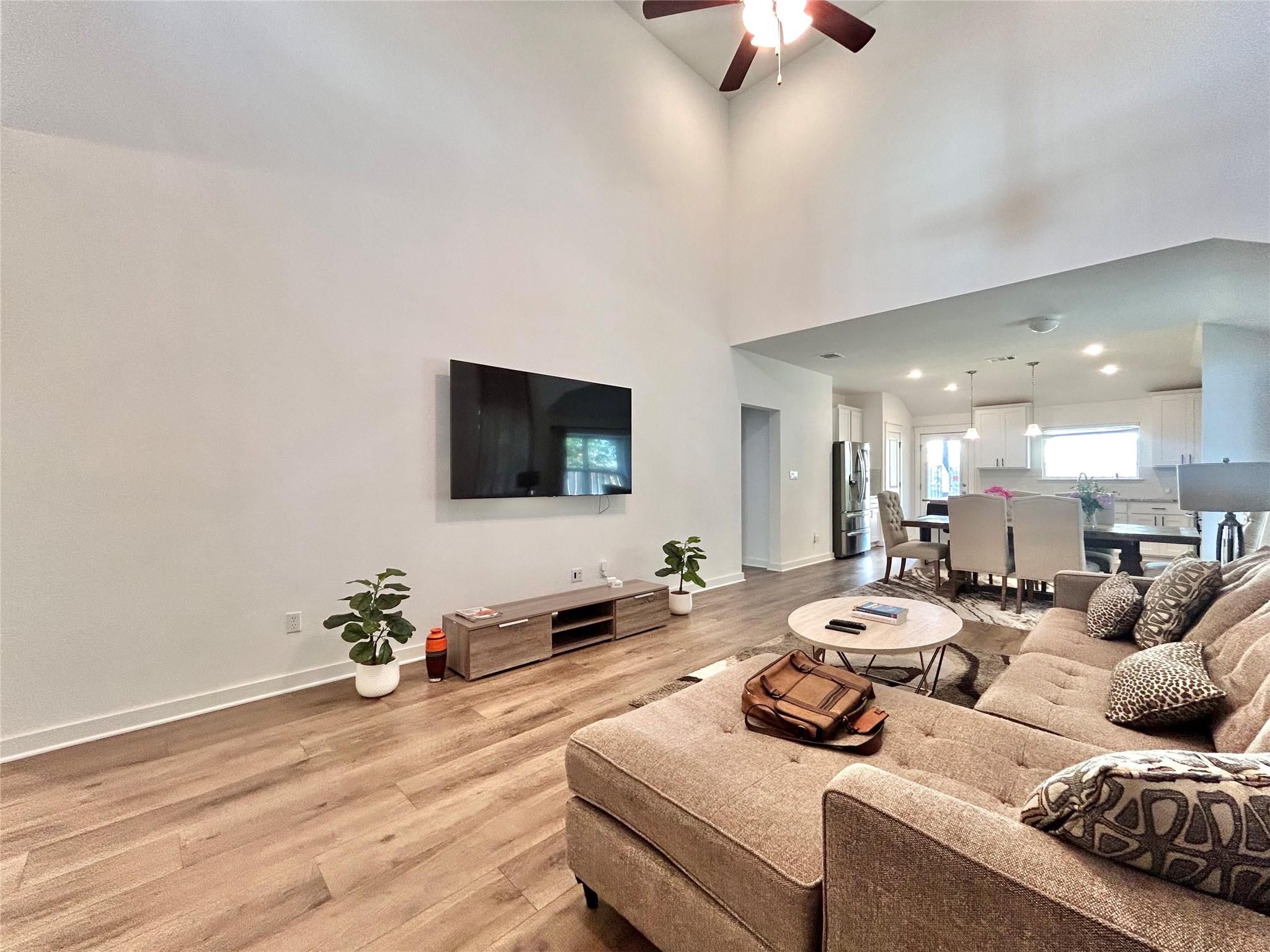 1357 Kneehigh LN — photo 3