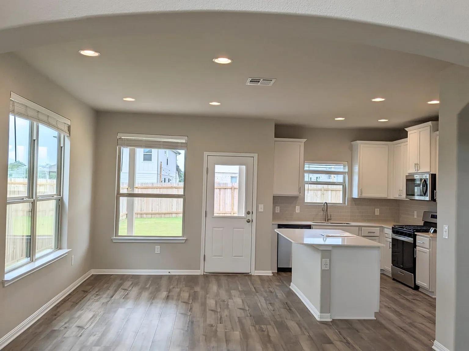 112 Manassas DR — photo 5