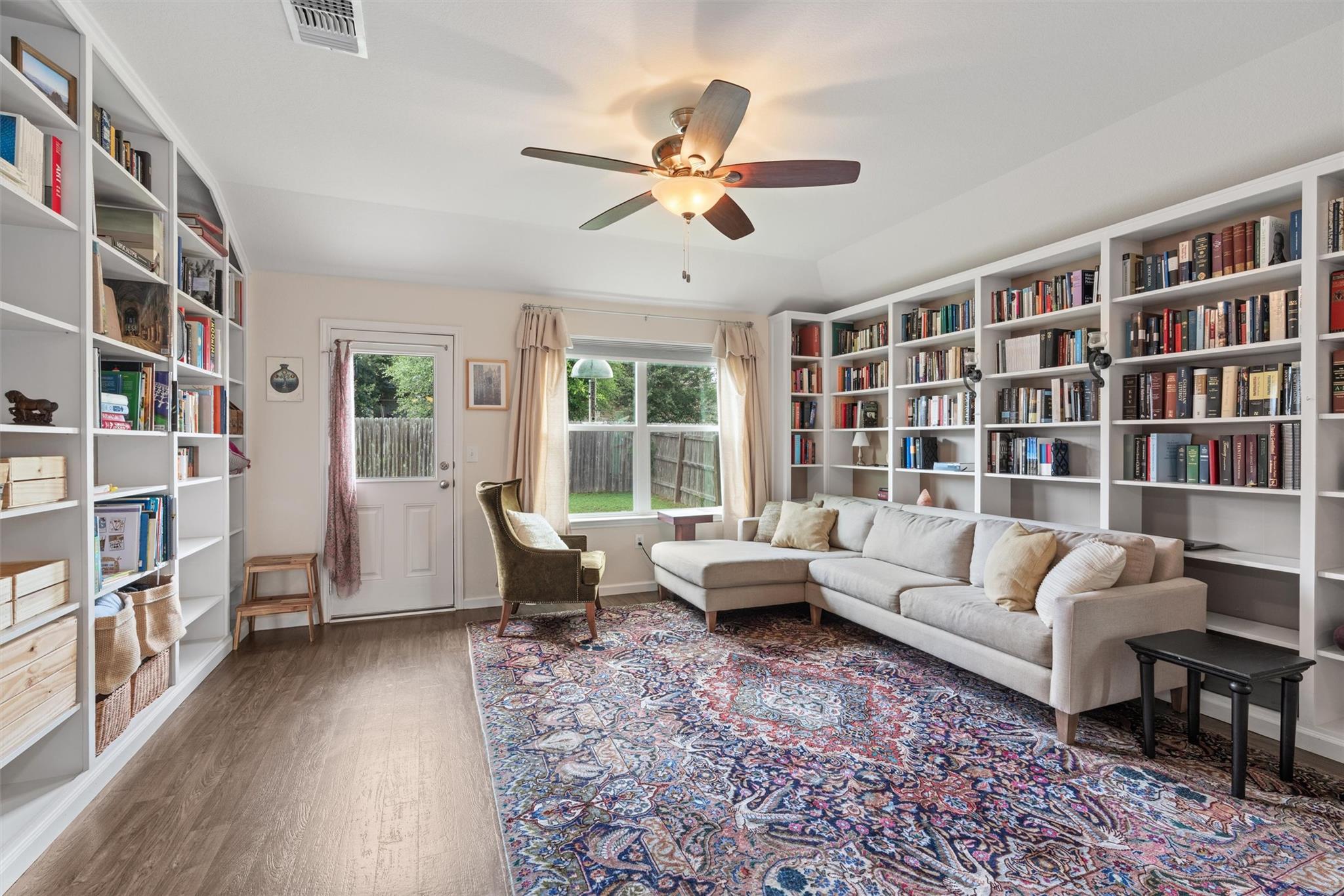 19033 Great Falls DR — photo 3