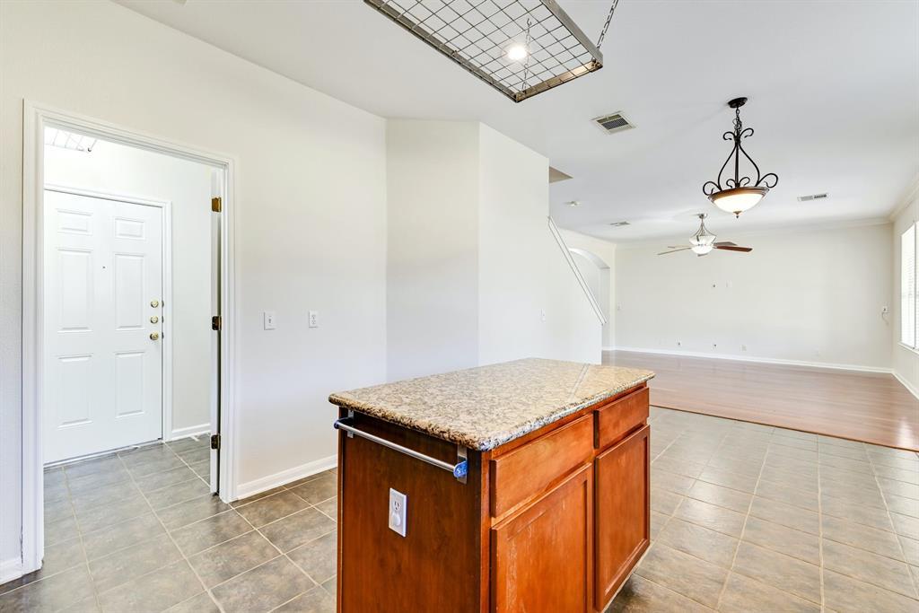 20308 Farm Pond LN — photo 4