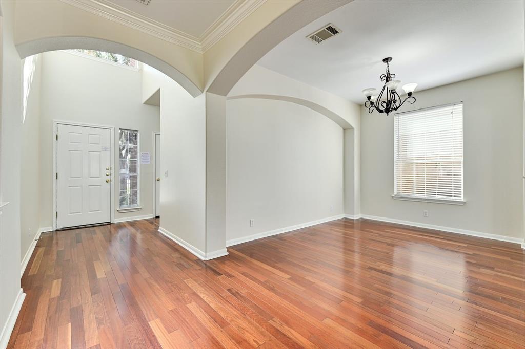20308 Farm Pond LN — photo 5
