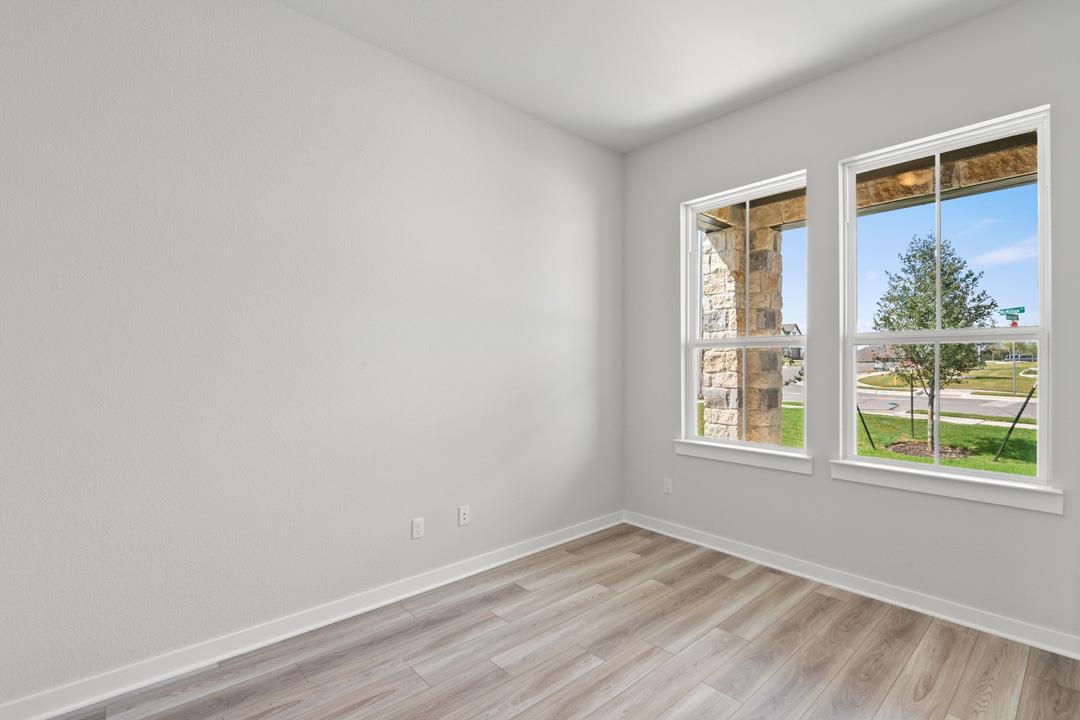 317 McMillian Drive — photo 5