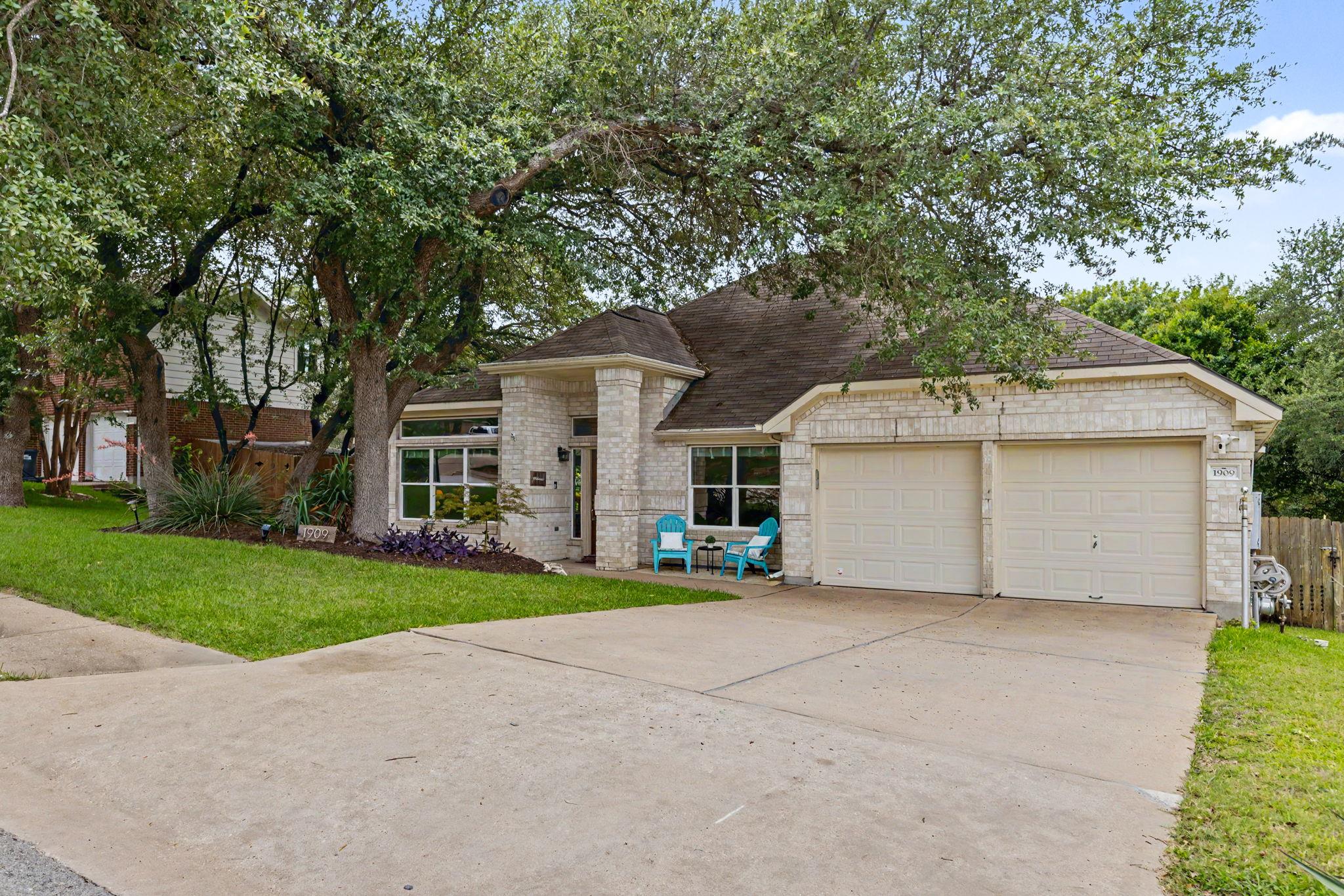 1909 Holly Hill DR — photo 3