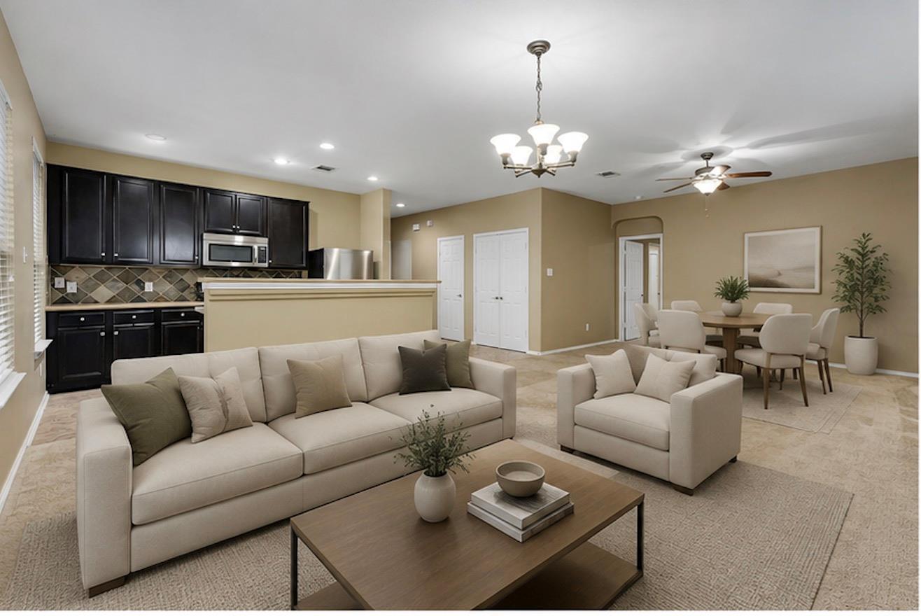 1029 Hyde Park DR — photo 3