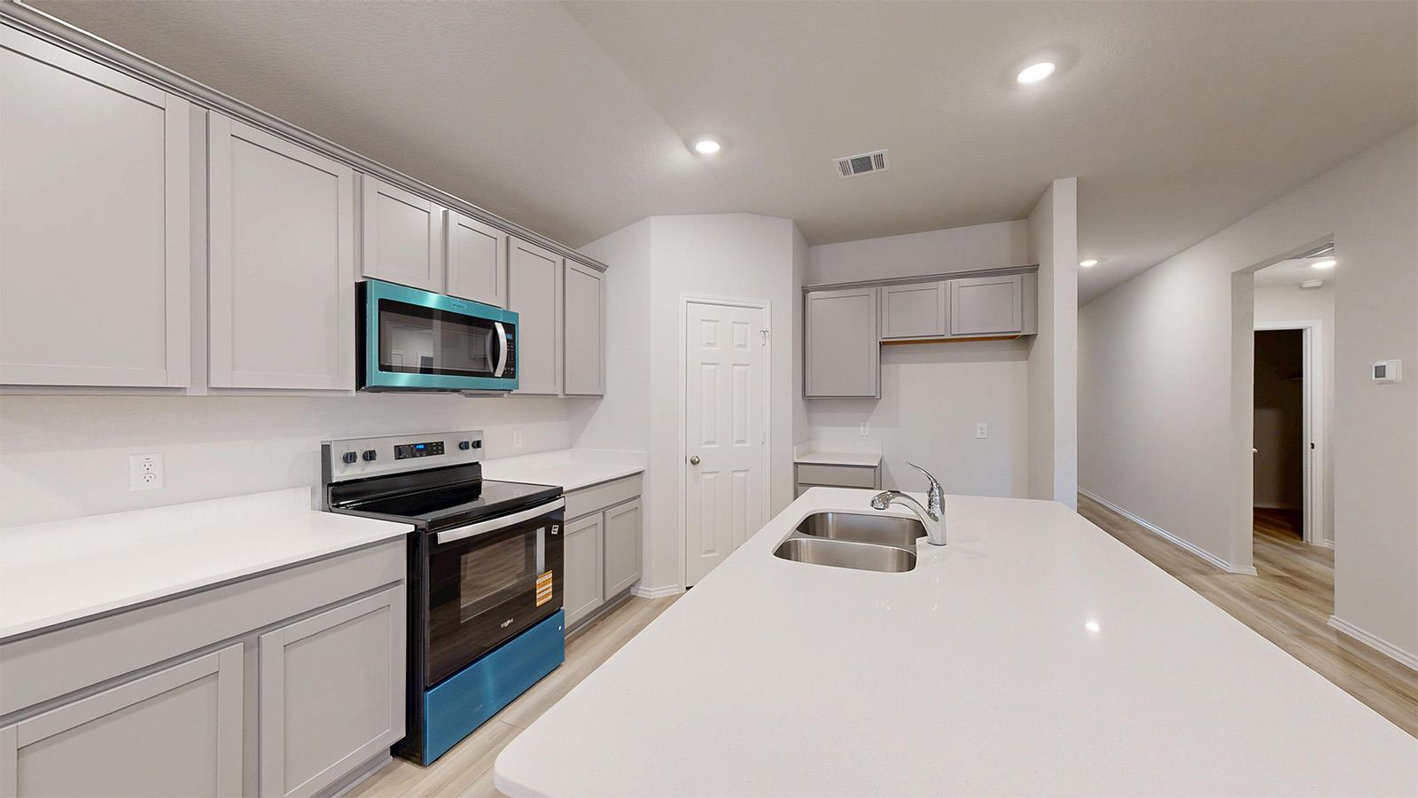106 Hugh DR — photo 4