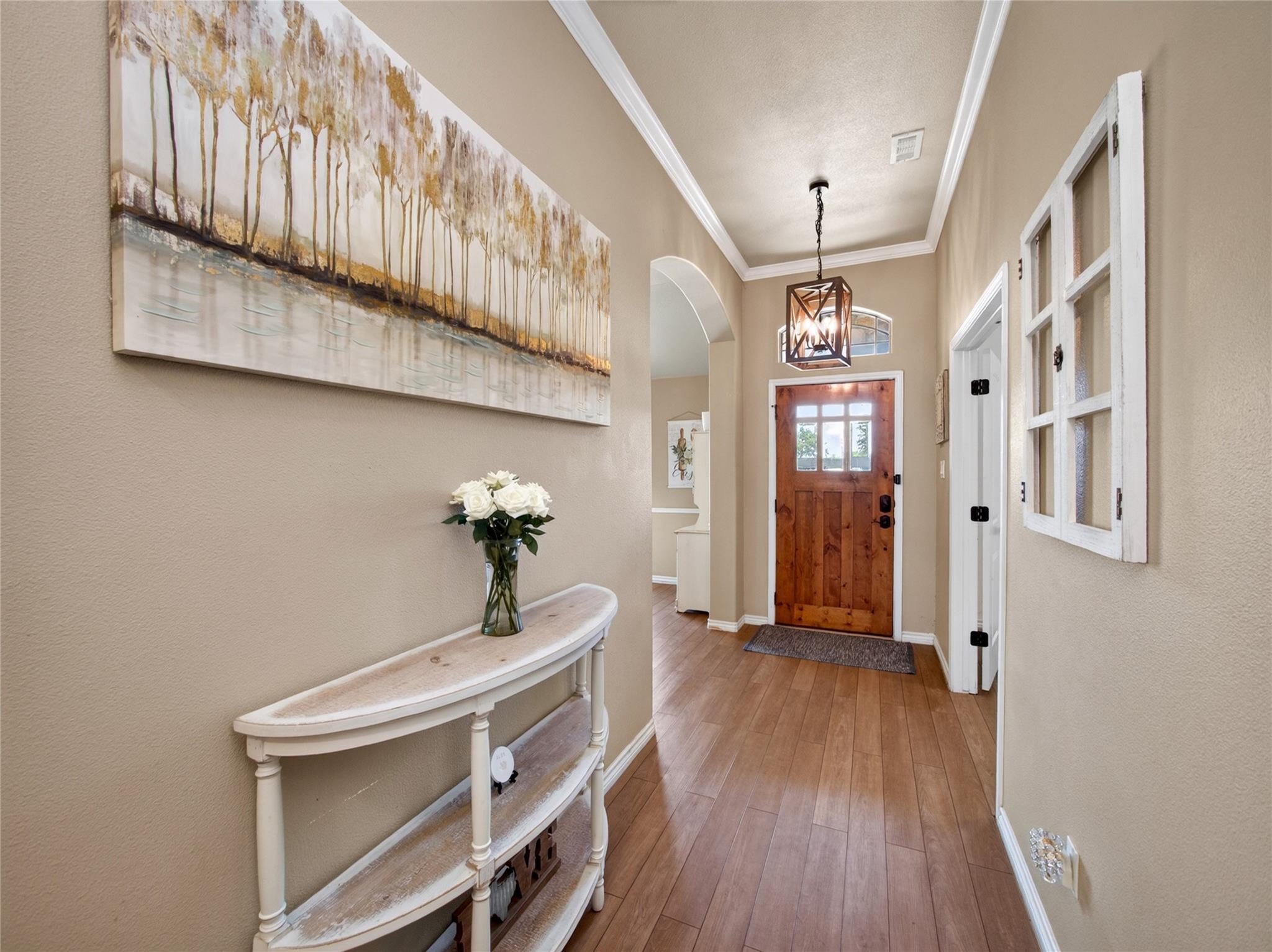213 Sarahs LN — photo 4