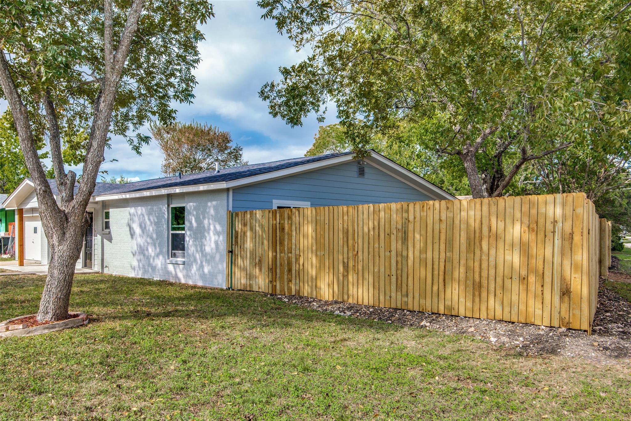 500 Lockwood ST — photo 4