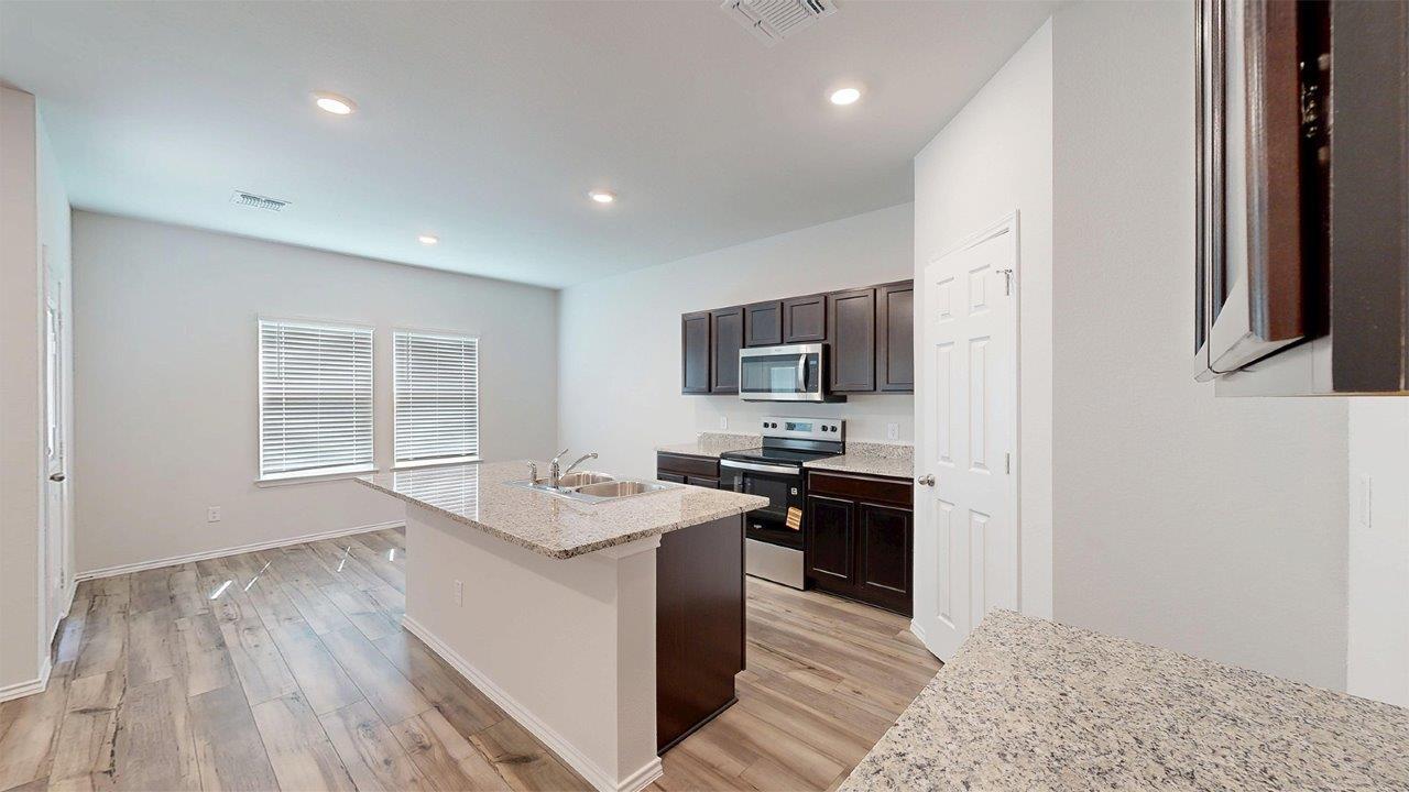 3900 Addison ST — photo 4