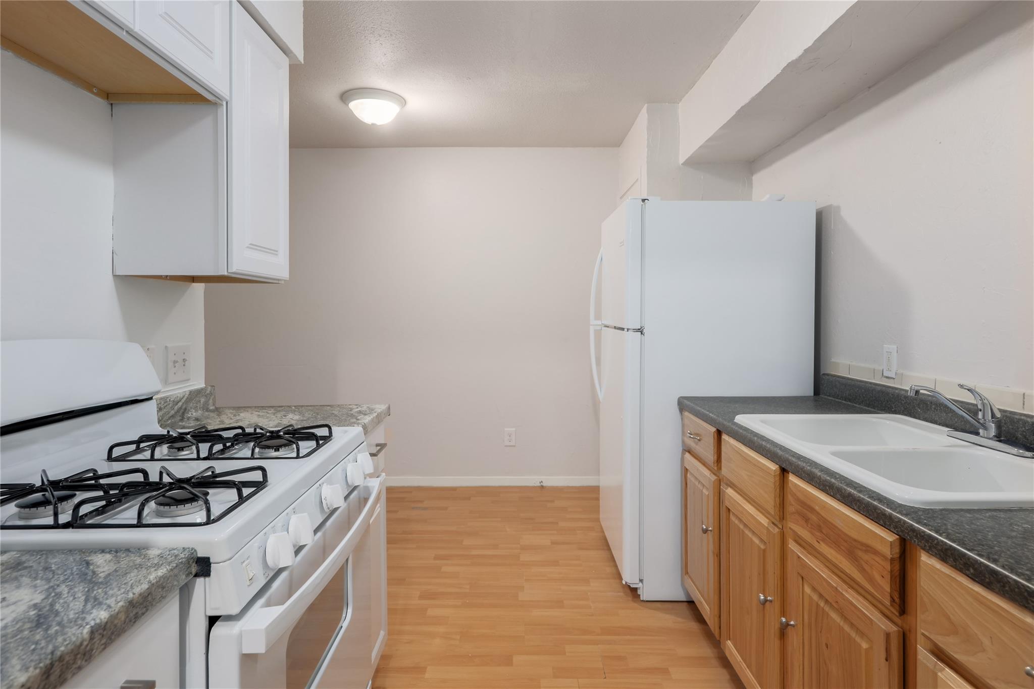 2201 Mission Hill CIR #4 — photo 3