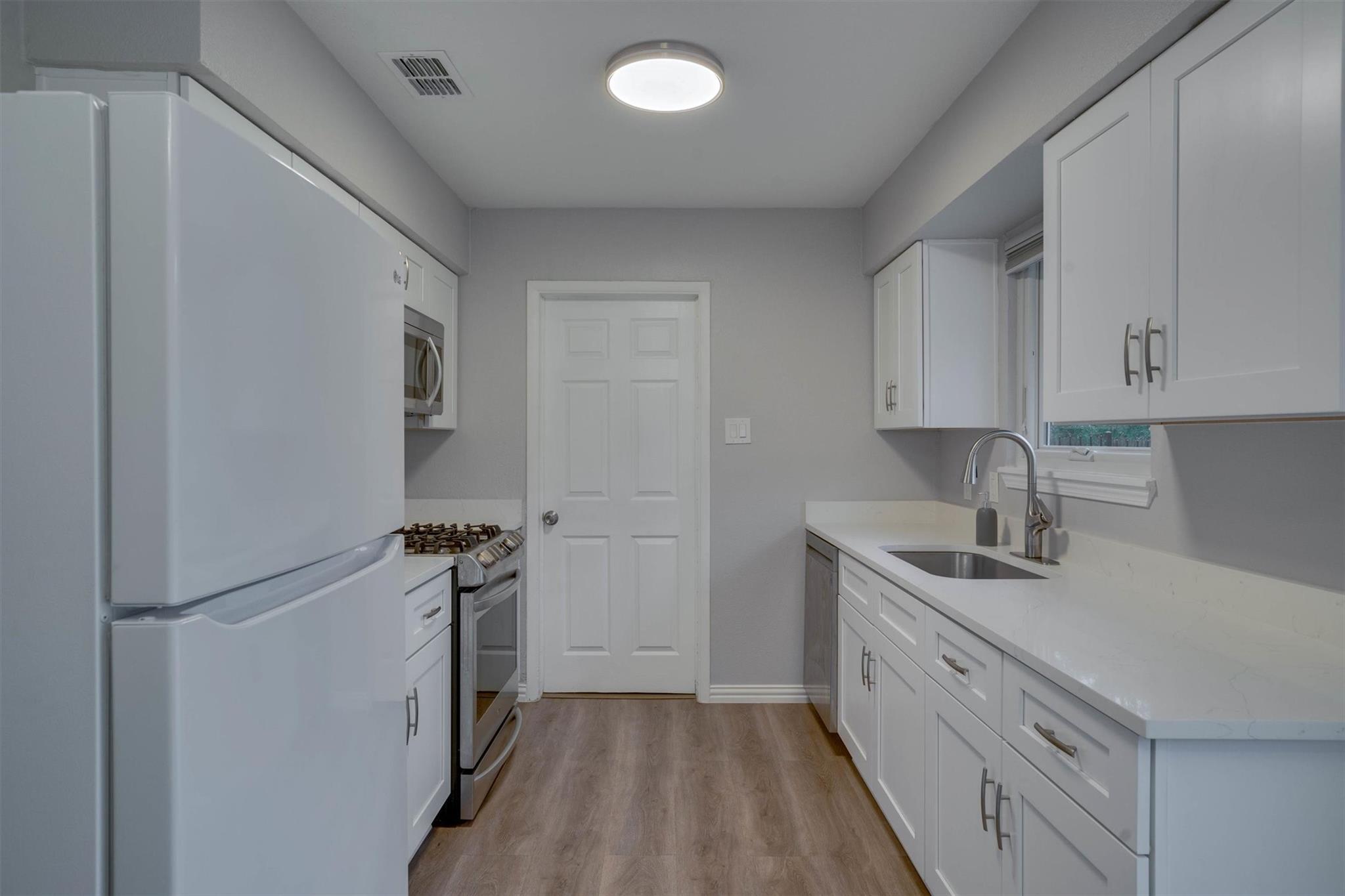 600 Bramble DR — photo 4