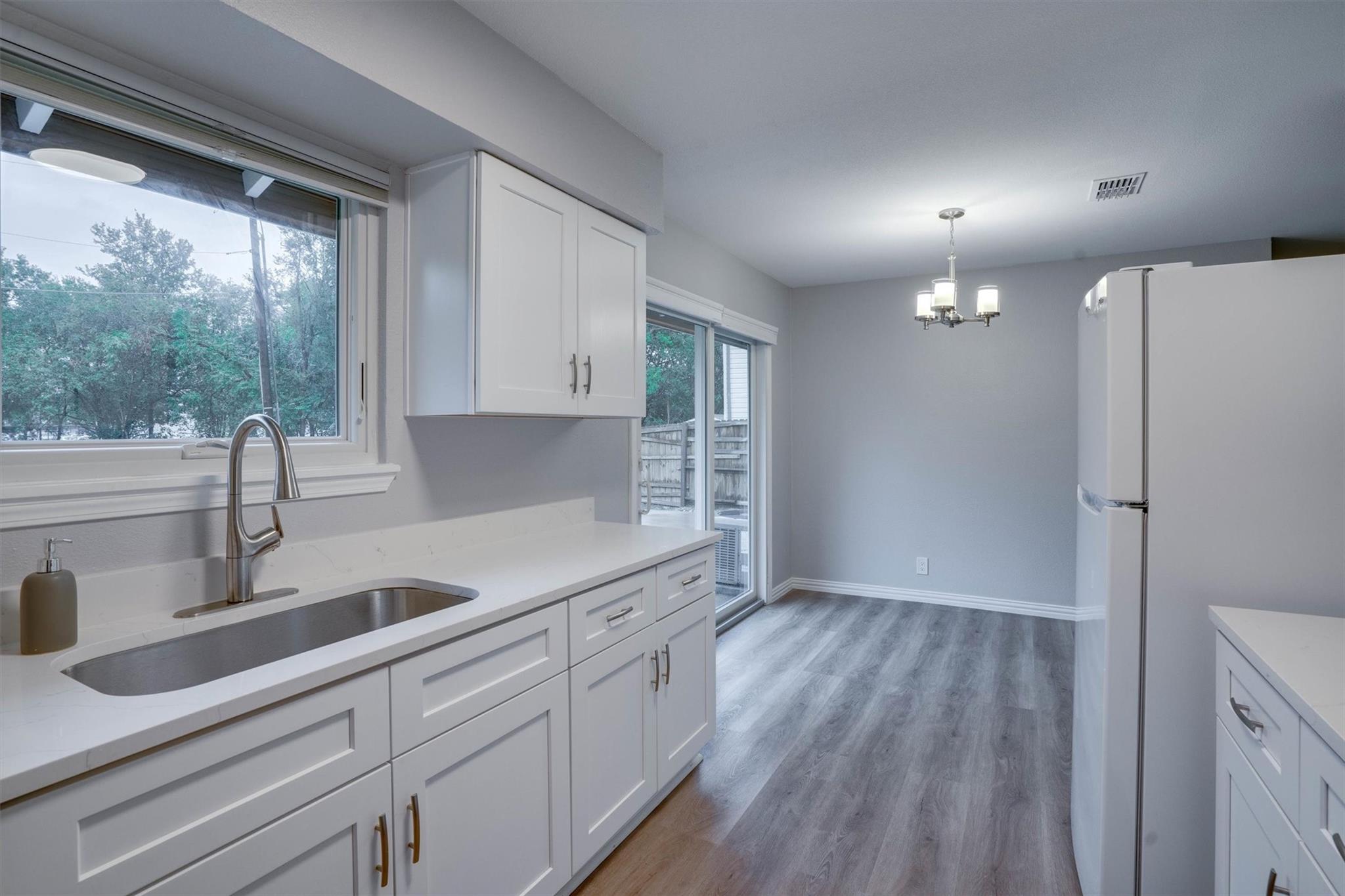 600 Bramble DR — photo 5