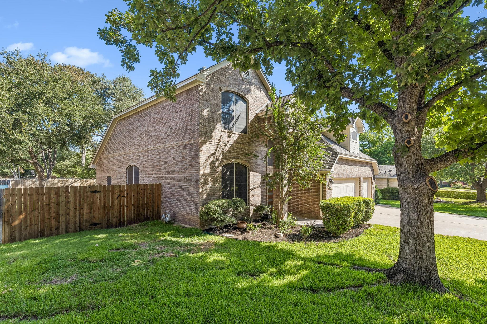 1908 Clearwater DR — photo 3