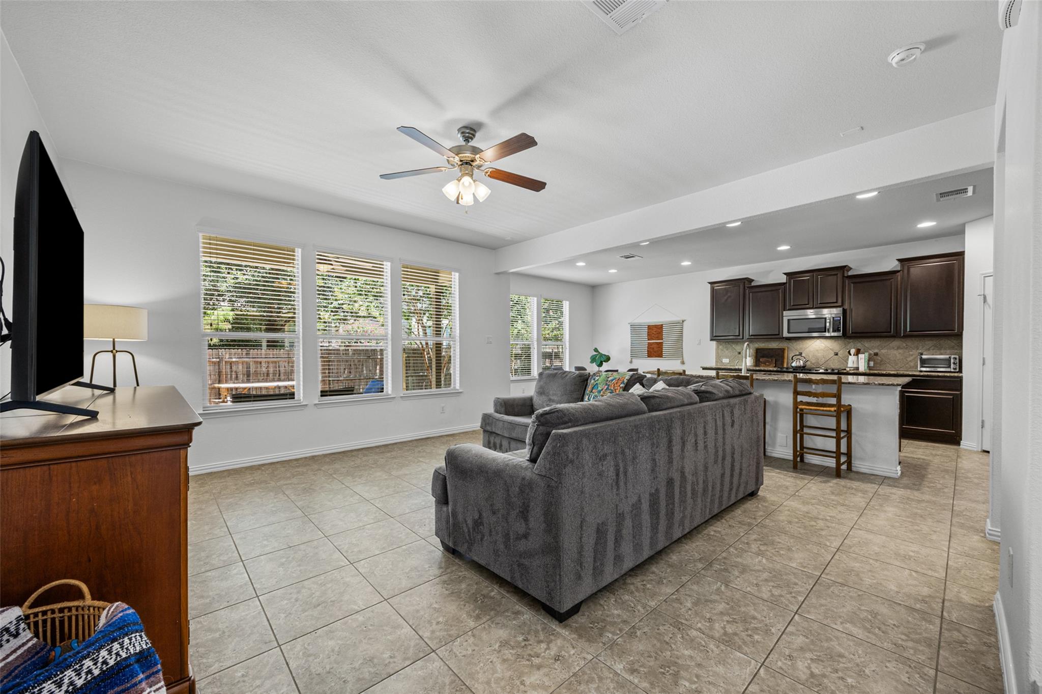 1408 Middlefield CT — photo 4