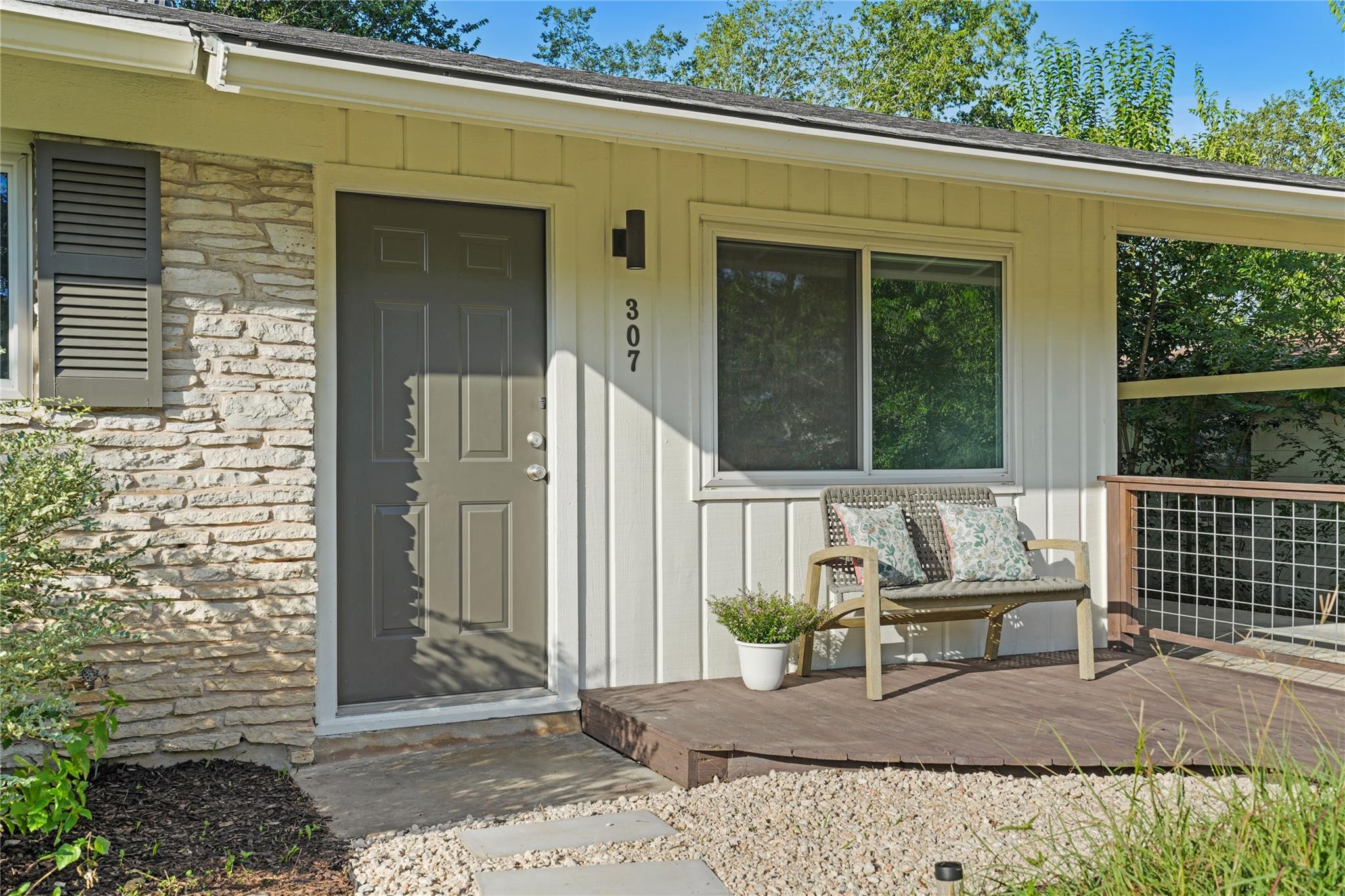 307 Sheffield DR — photo 3