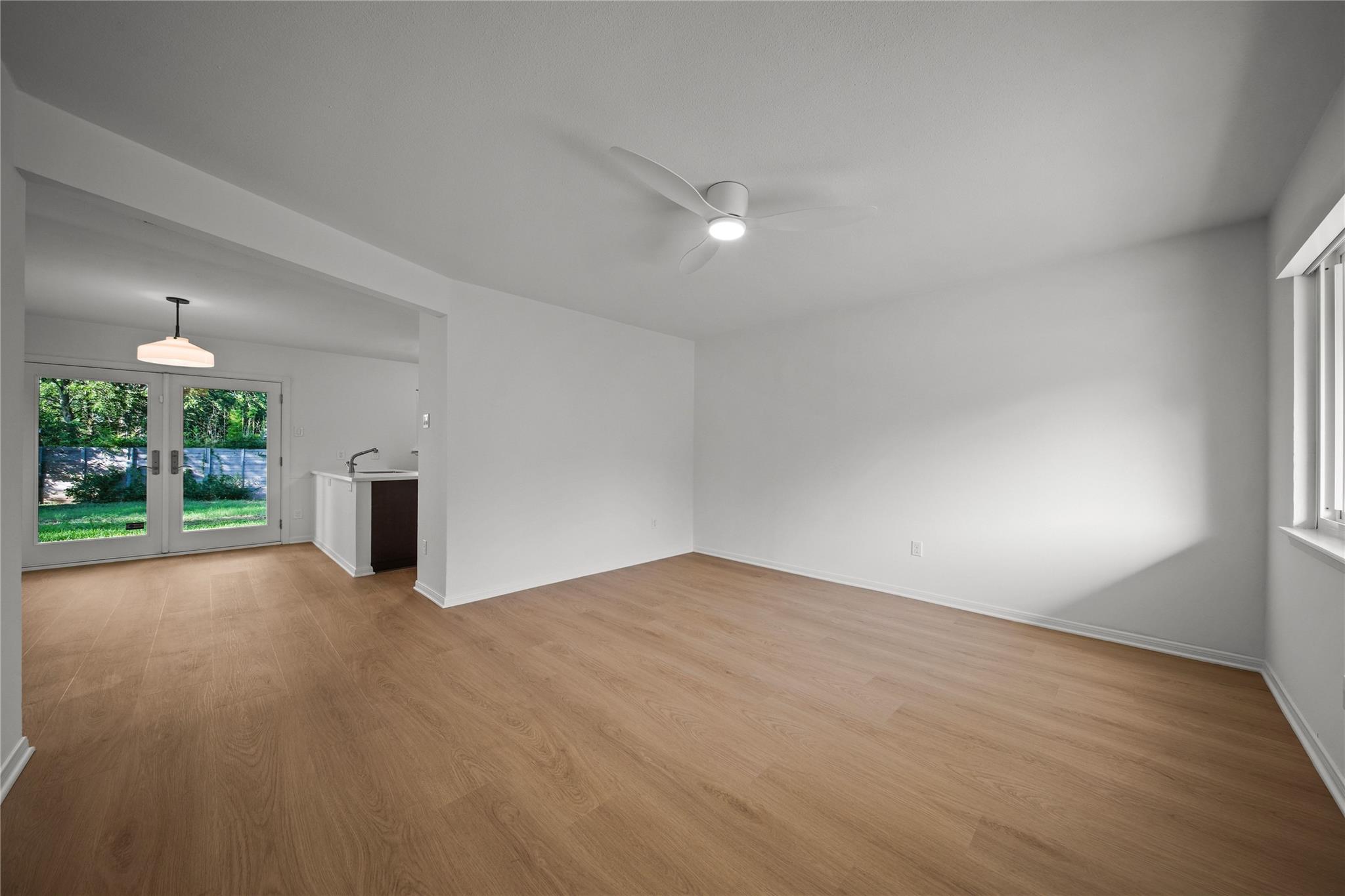 307 Sheffield DR — photo 4