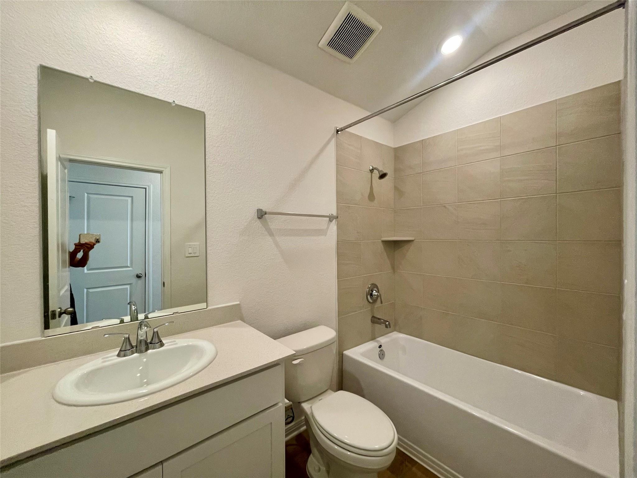 137 Holmby DR — photo 3