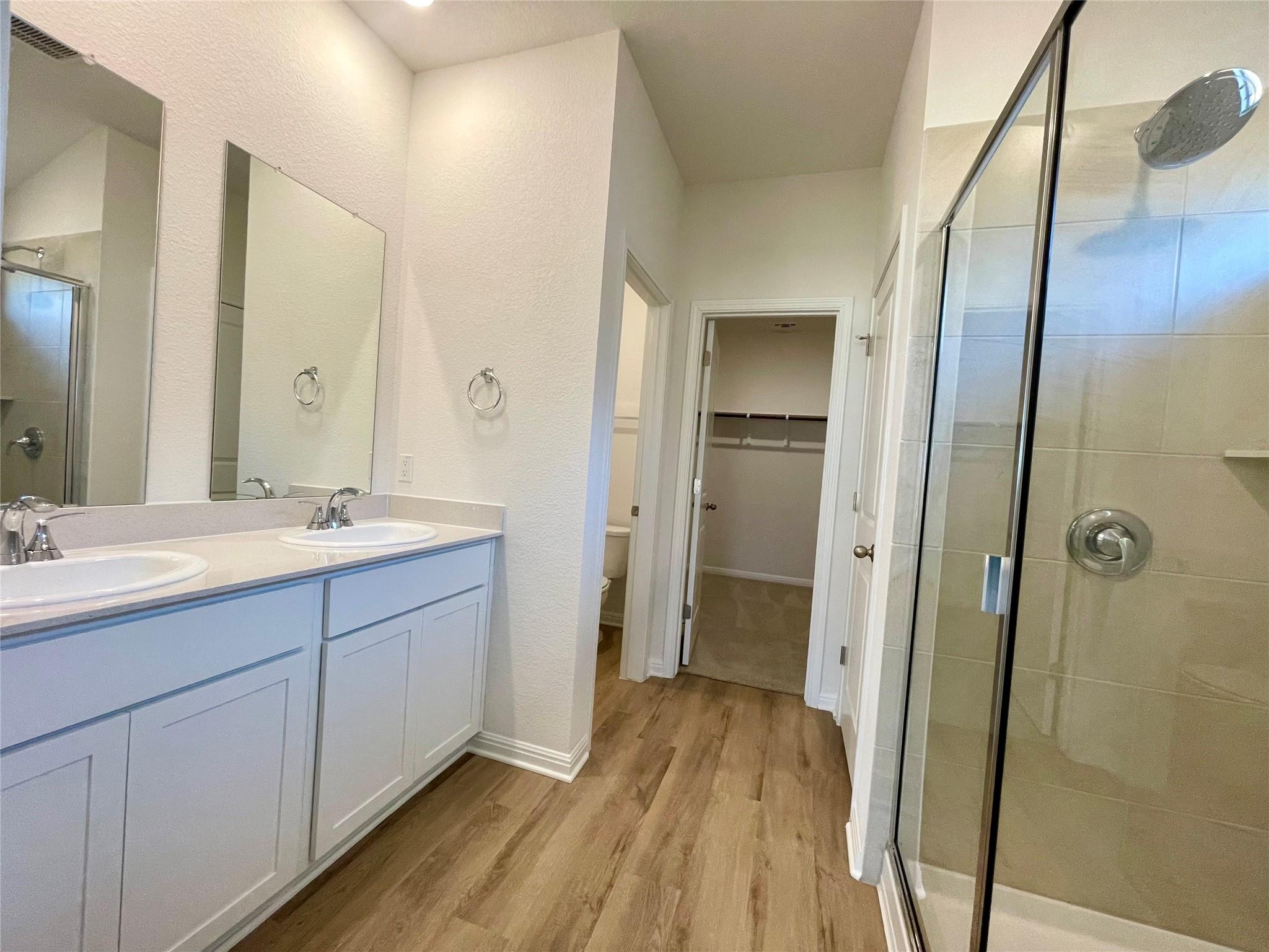 137 Holmby DR — photo 5