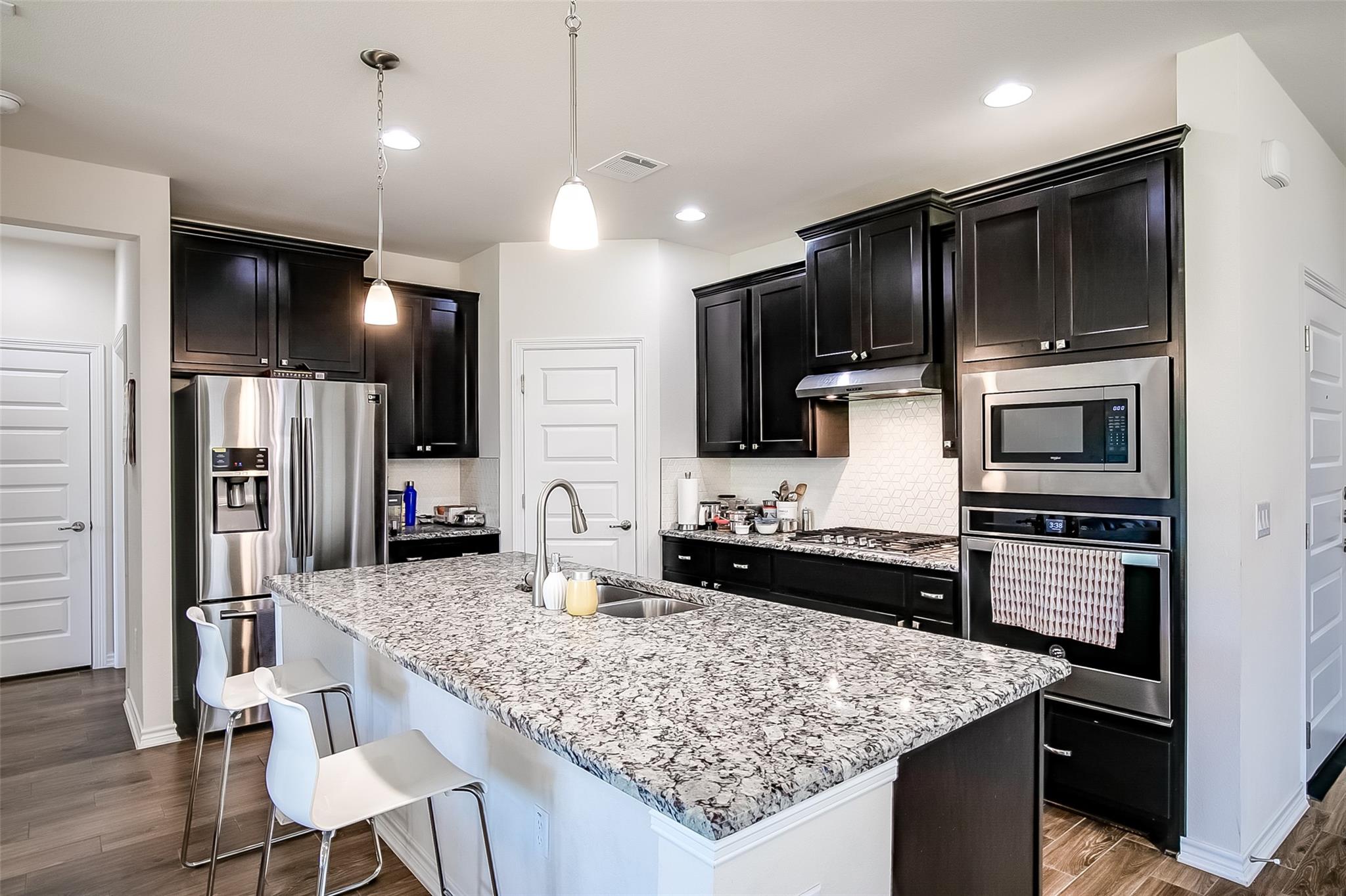 9202 Spade CIR — photo 5