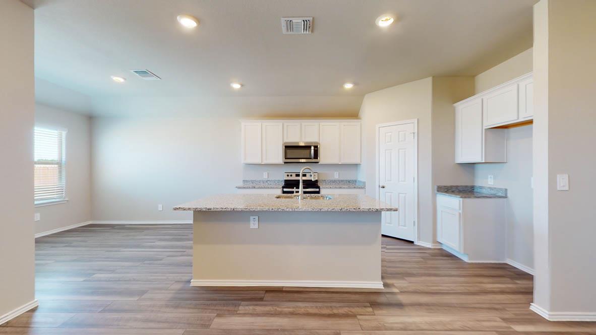 579 Hector LOOP — photo 4