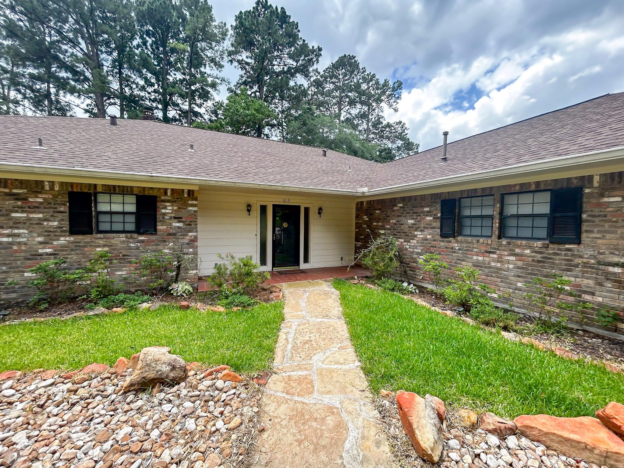 813 River Oaks DR — photo 3