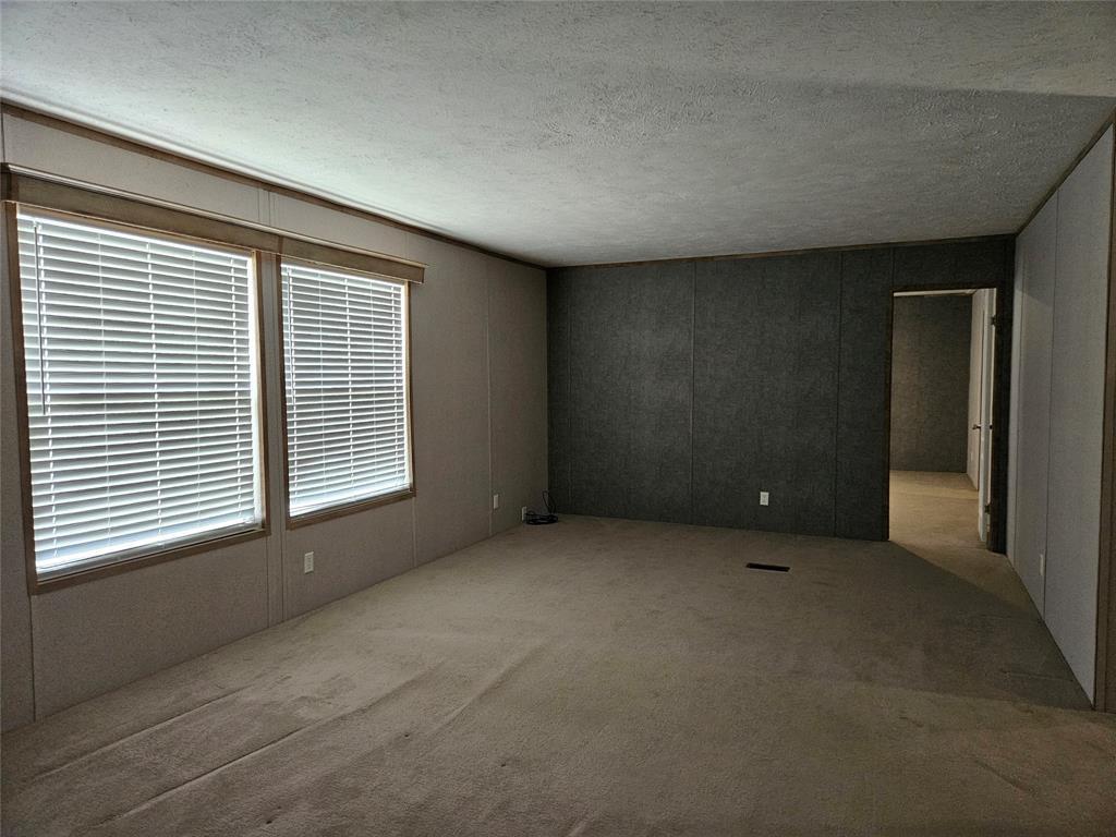 218 Waco ST — photo 5