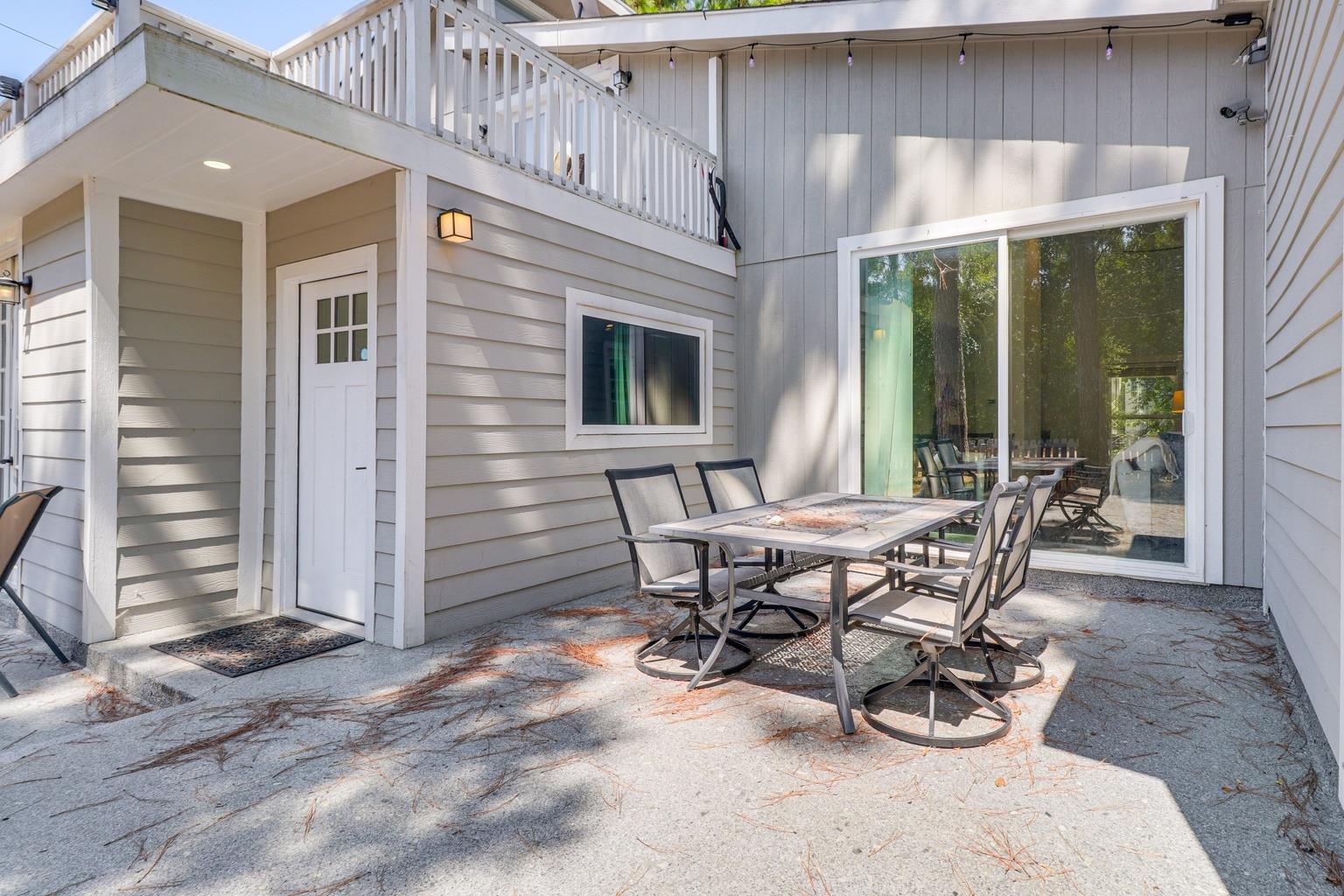 372 Plum ST — photo 4