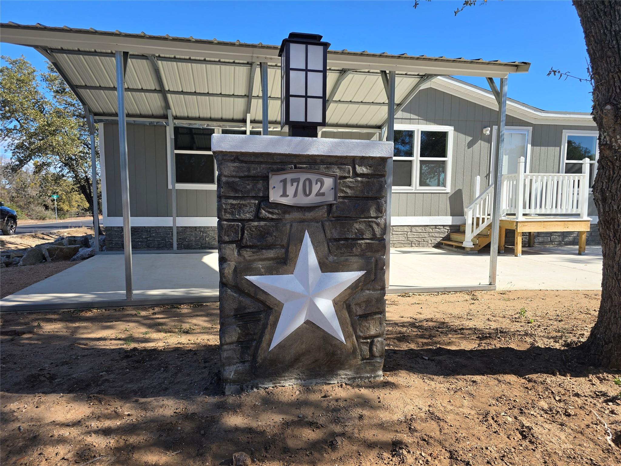 1702 Fox Foot DR — photo 3