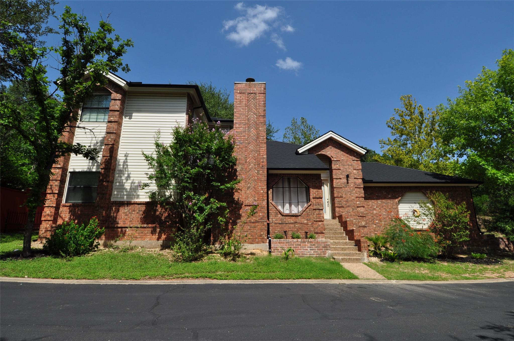 9902 Talleyran DR — photo 3