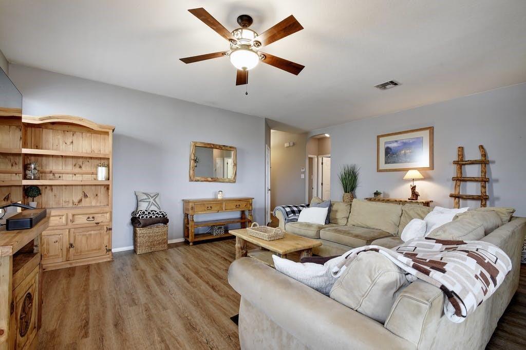2234 Lakeline DR — photo 4