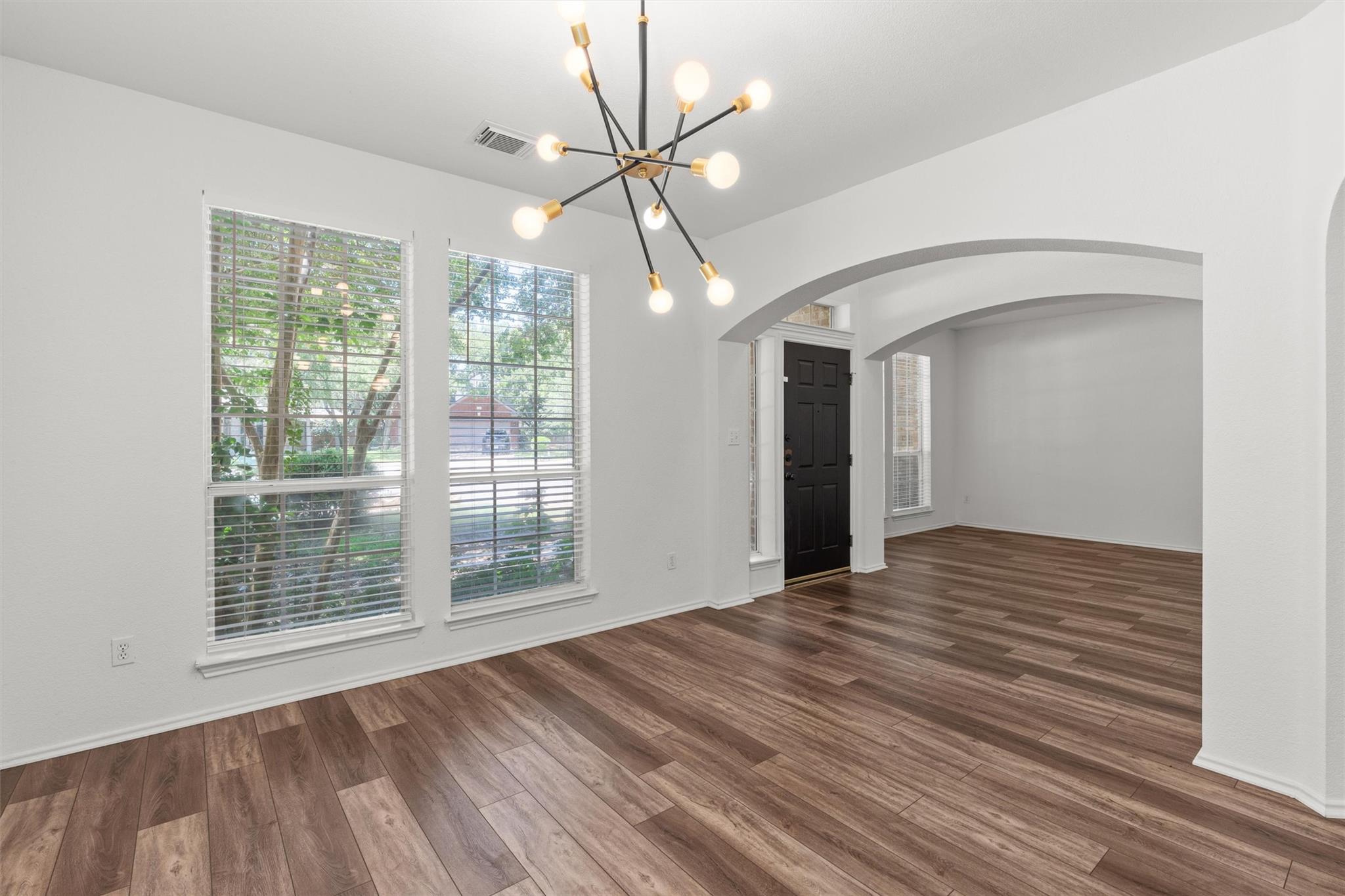 104 Whitechapel CT — photo 5