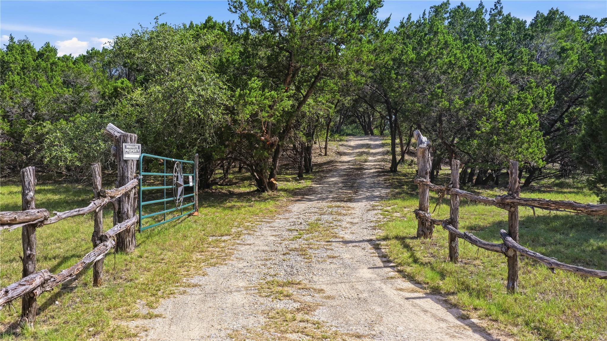 800 Woodcreek Ranch RD — photo 4