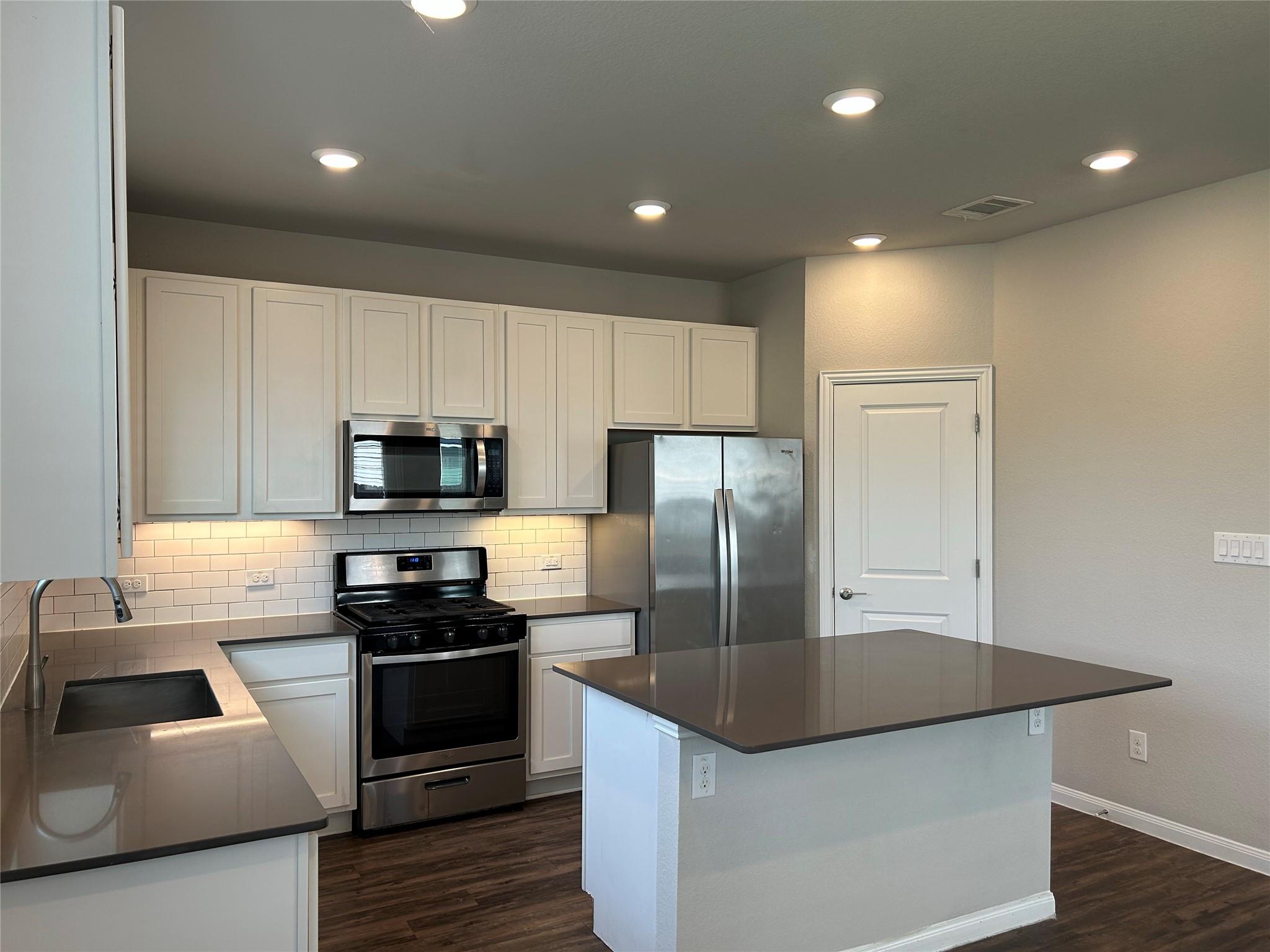 424 San Gabriel River RD — photo 5