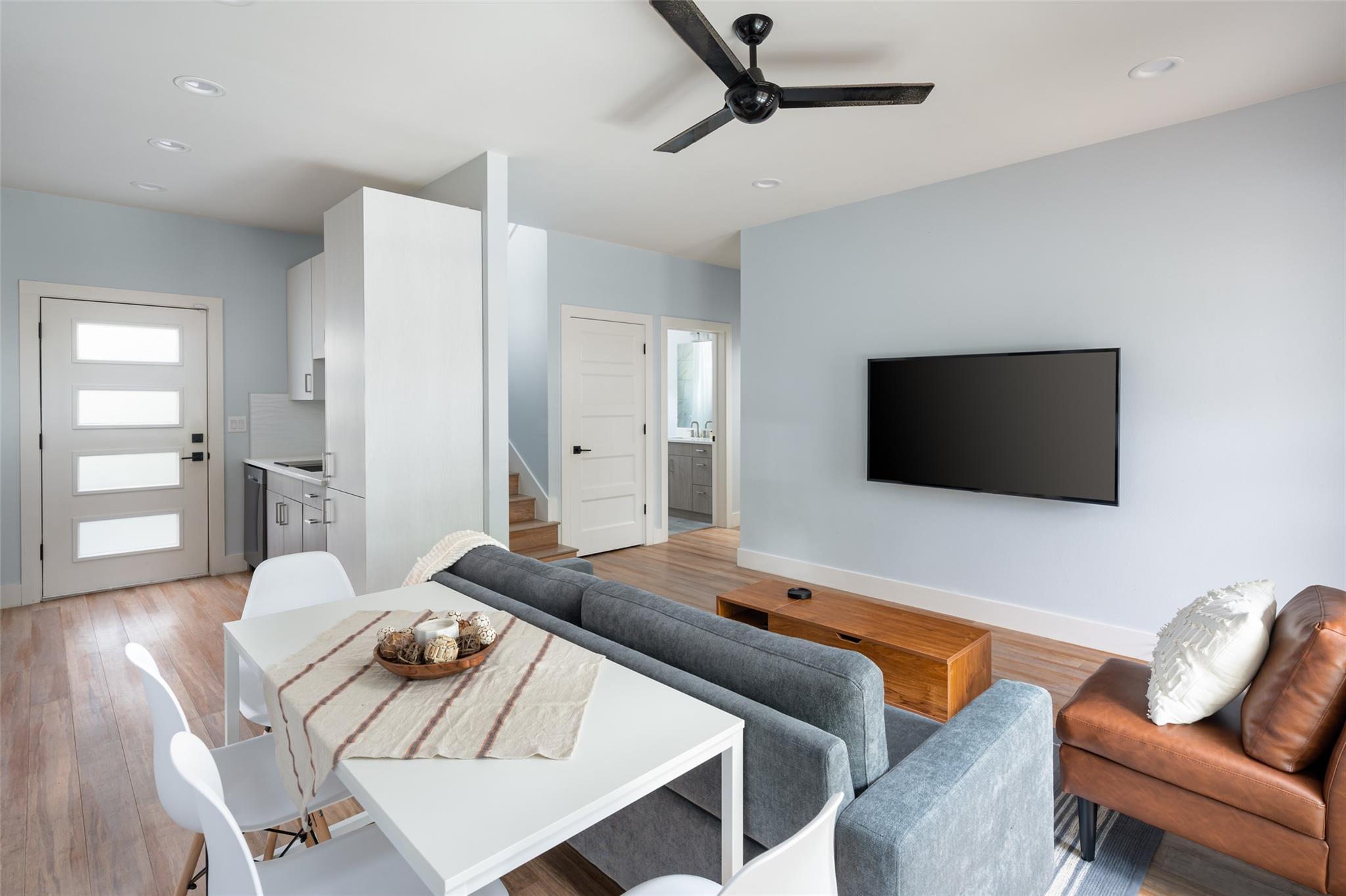 1193 M. Franklin Ave #2 — photo 5