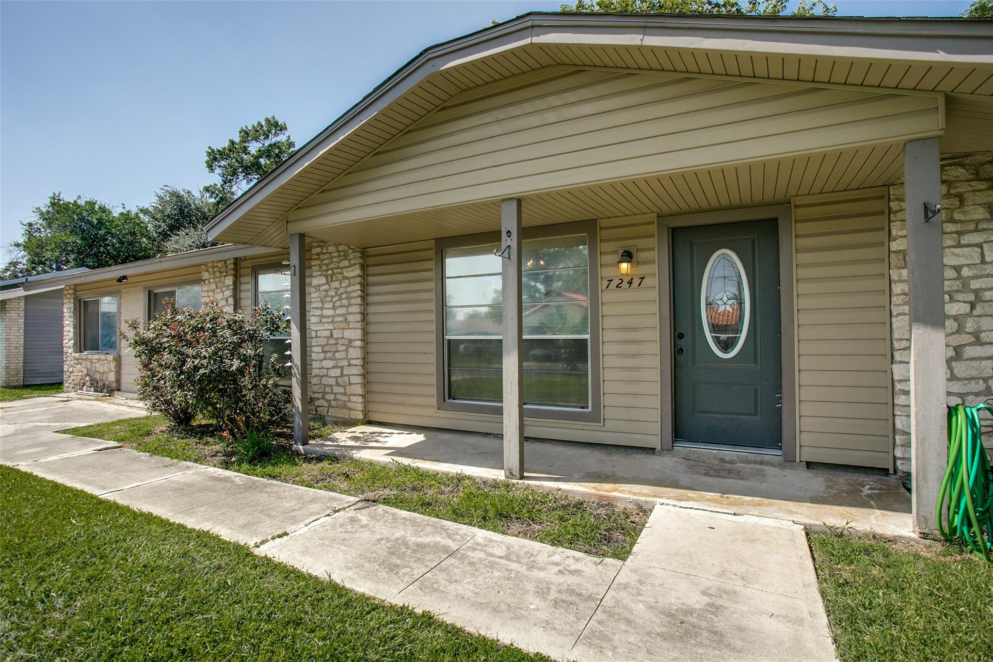 7247 Glen HL — photo 3