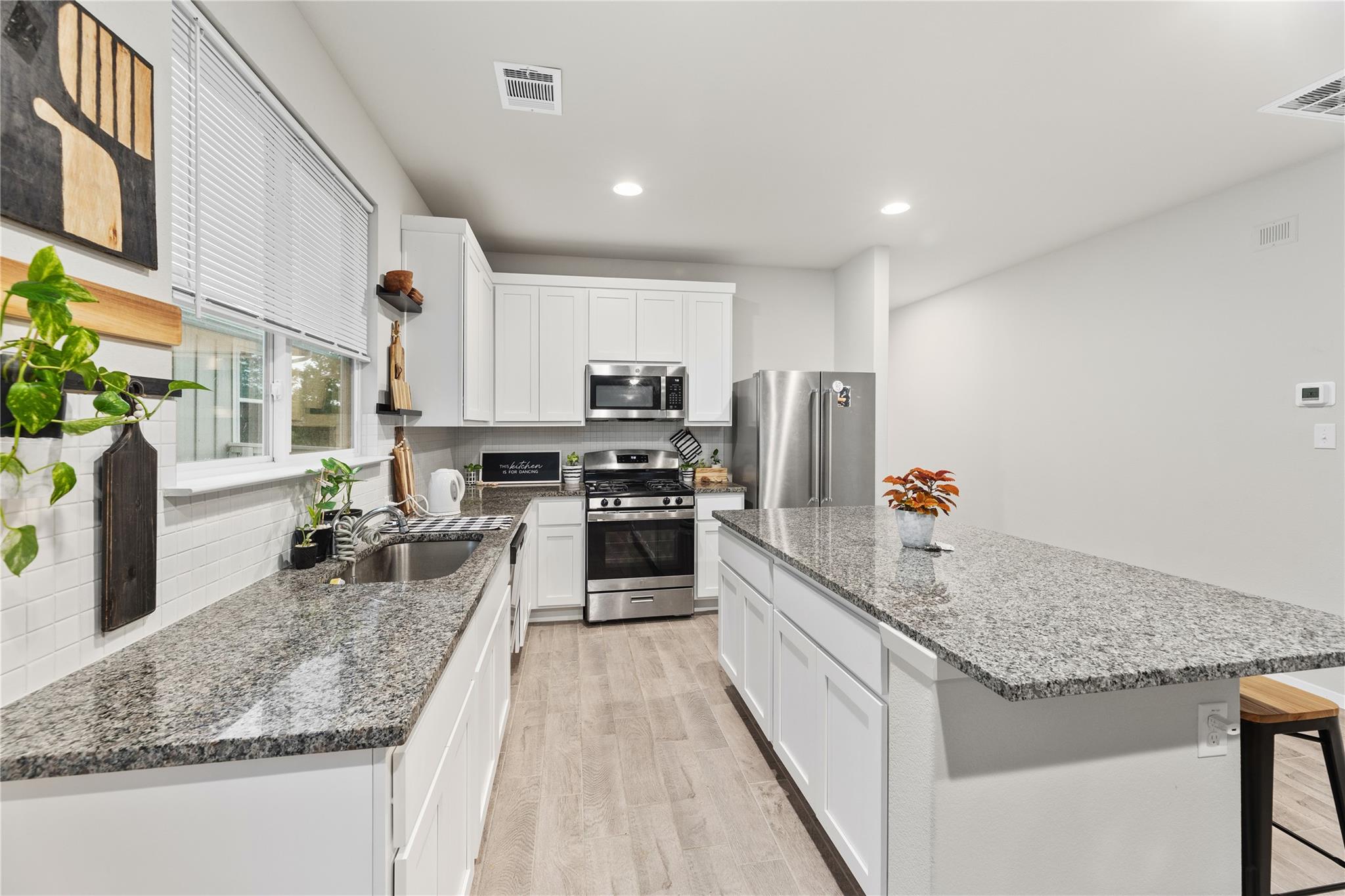 308 Catalina DR — photo 5