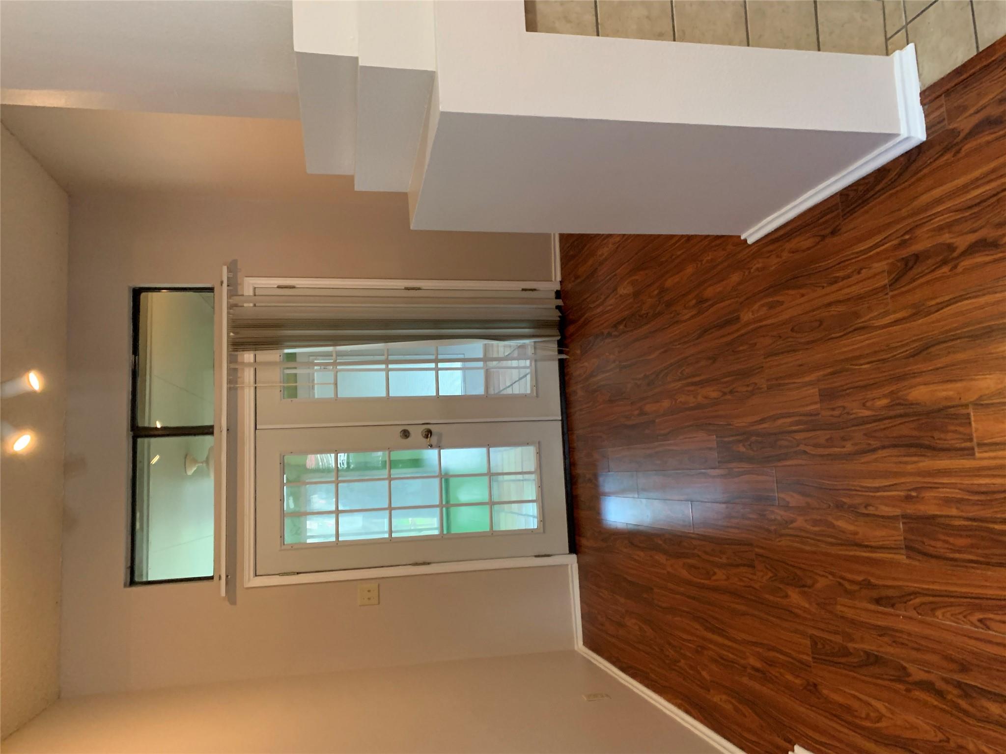 3215 Tree Grove DR — photo 5