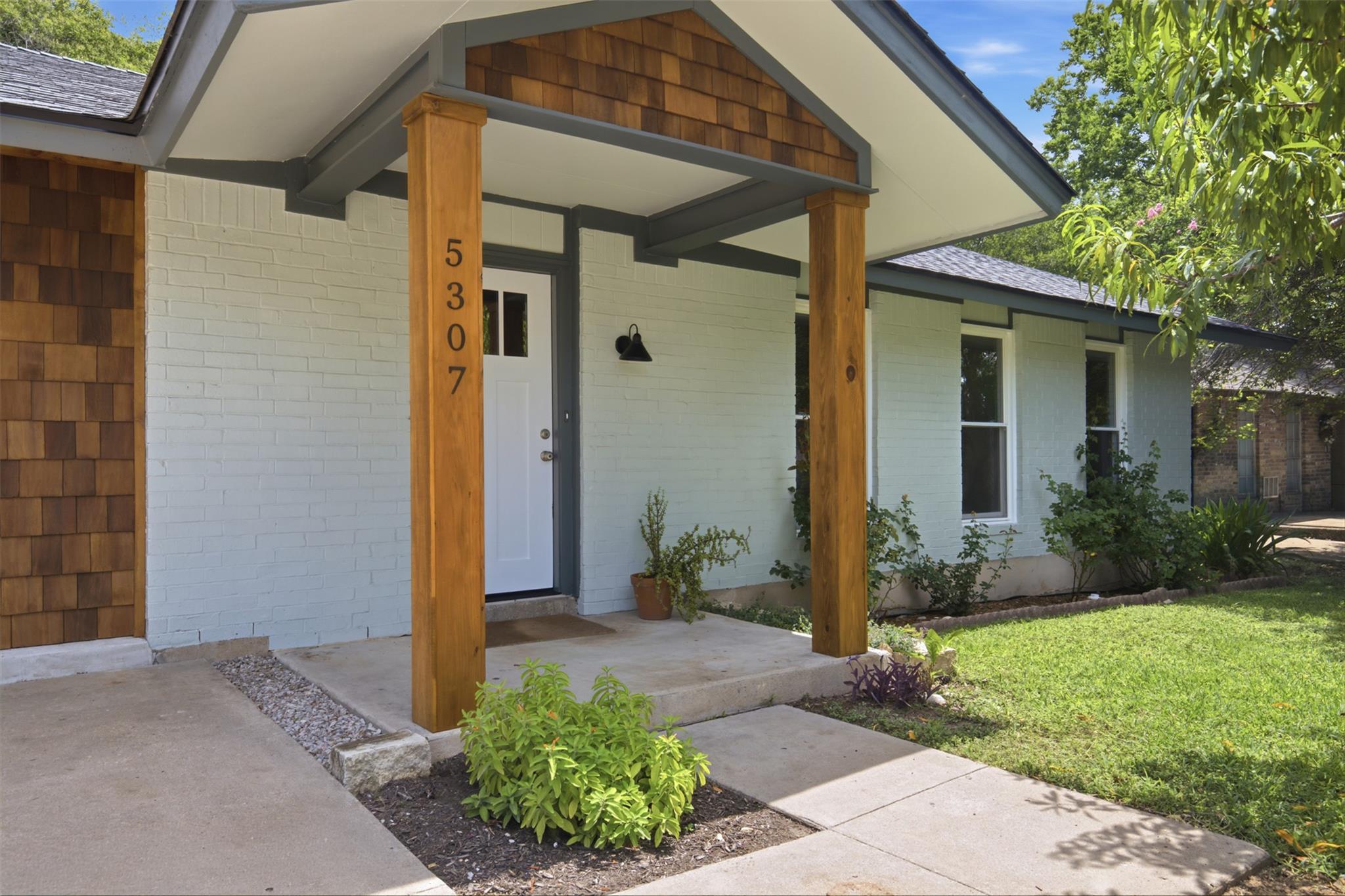 5307 King Henry DR — photo 5