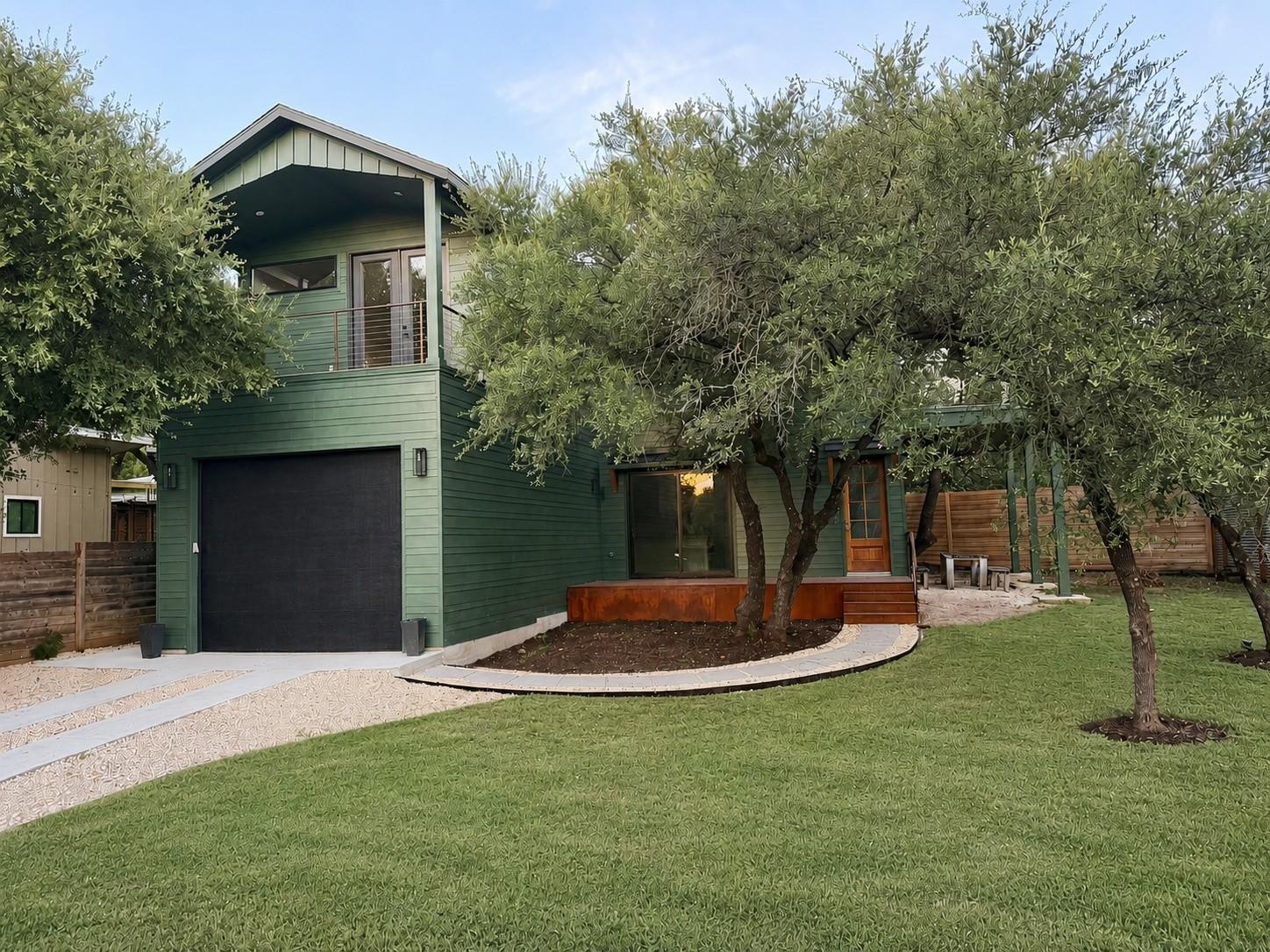 1301 Minnie DR — photo 3