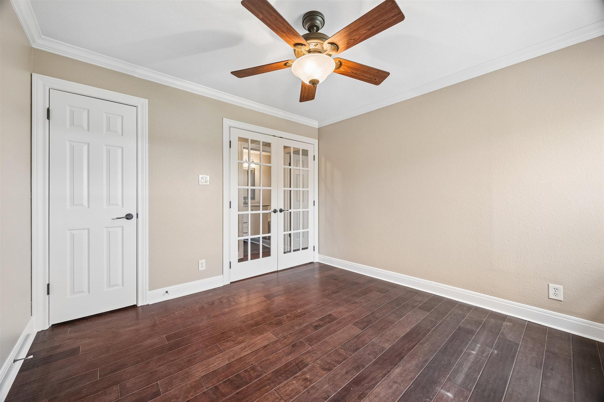 2500 Steck Ave #18 — photo 3